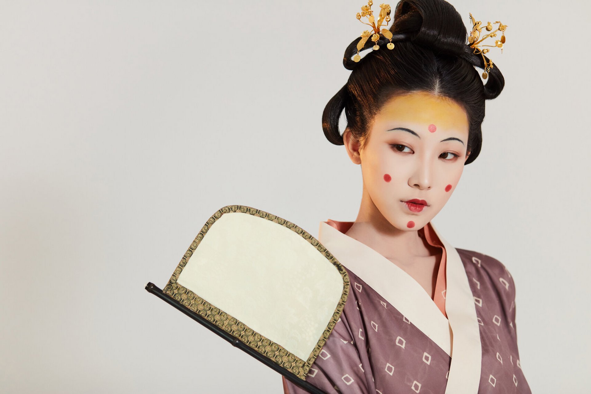 [妆造作品·朝代妆束]南北朝时期 鹅黄 ·秦汉·鹅黄·十字髻·面靥