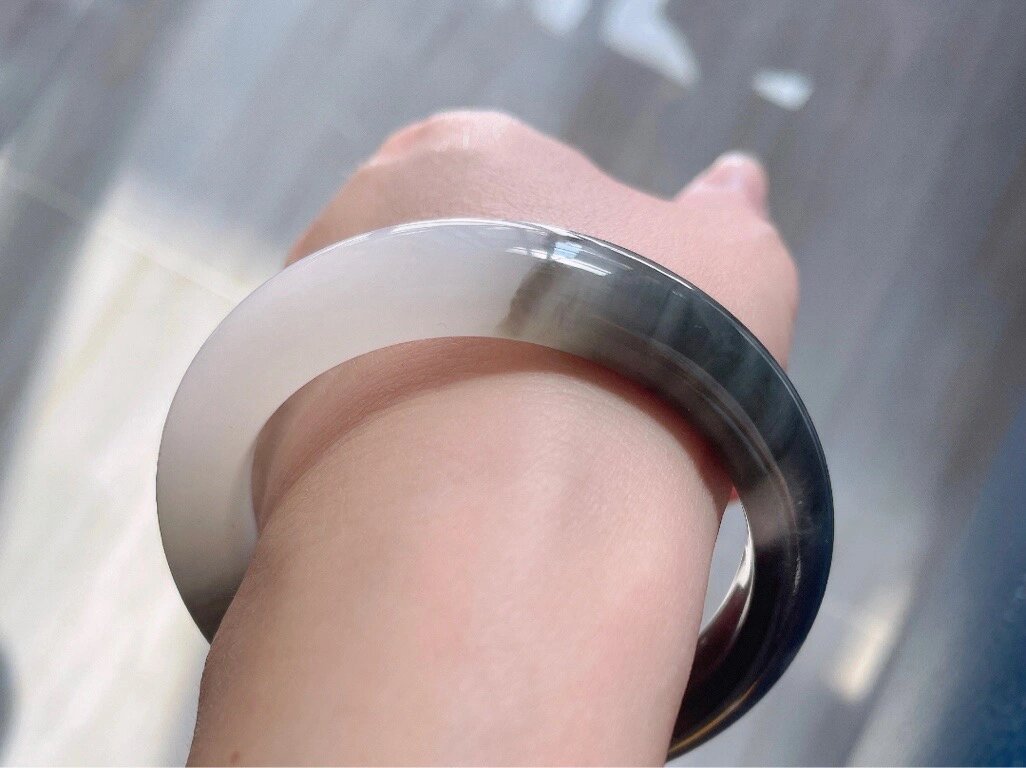 和田玉黑白双色特色镯子买家秀 太好看了吧