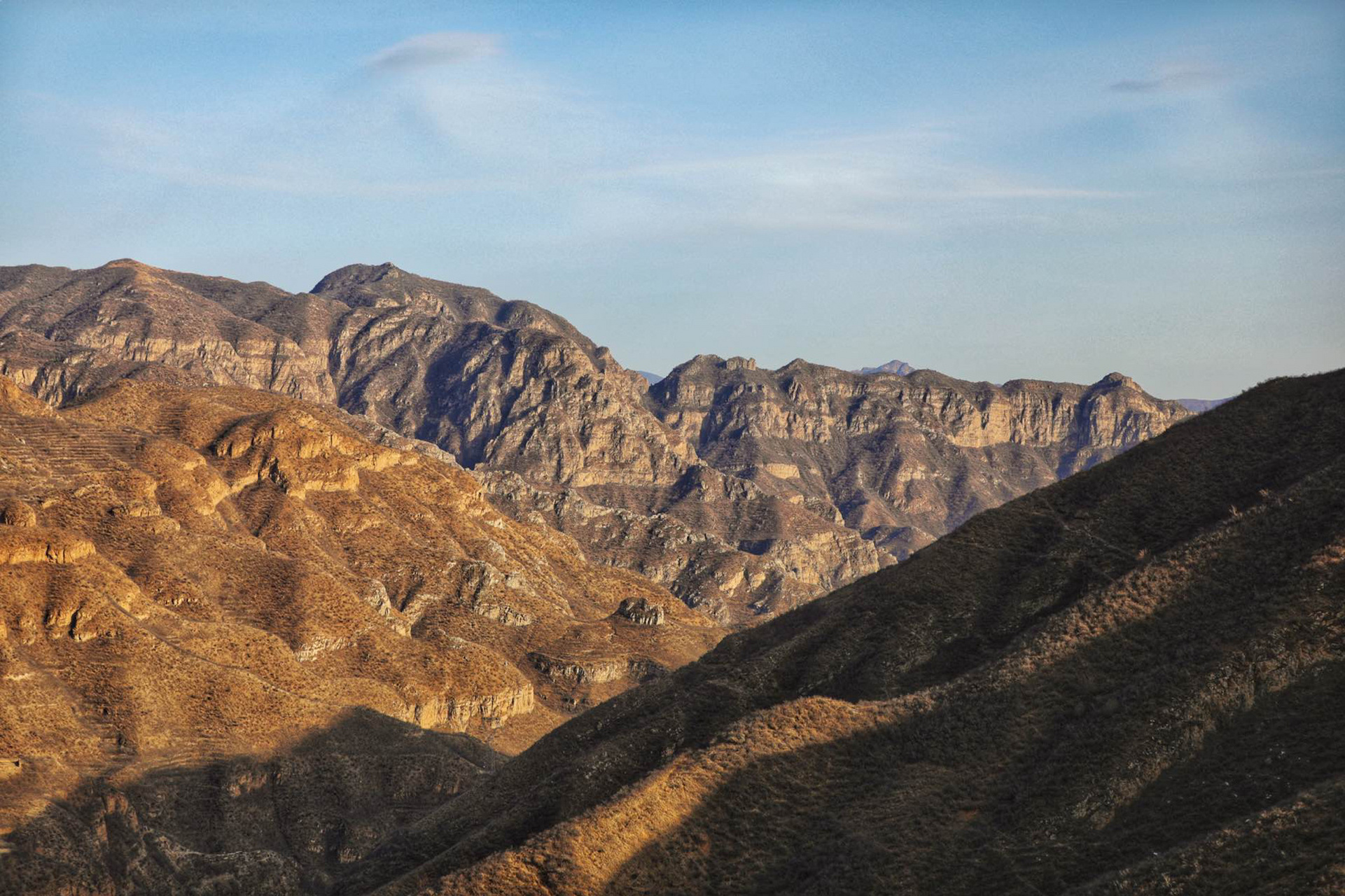 幽州大峡谷～官厅月亮岛自驾穿越   景色很壮观