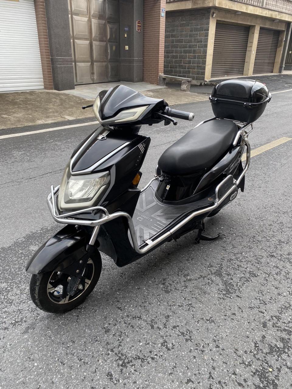 小刀品牌大货架 72v20 全新天然石墨烯电池 续航六70公里 车况精品