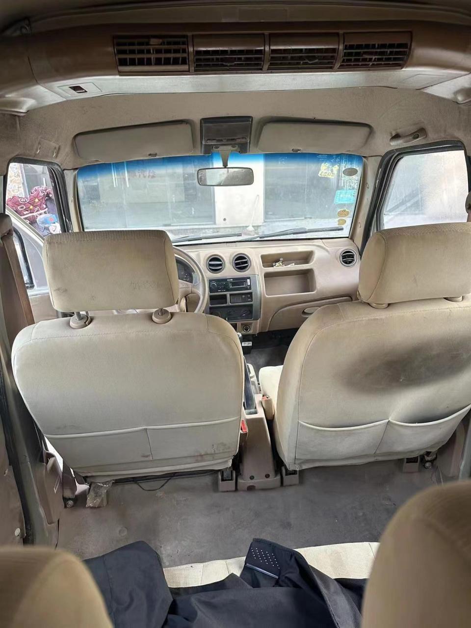 13年东风小康k17仅行驶4万公里漆面嘎嘎新开着好审车保险8月方向助力