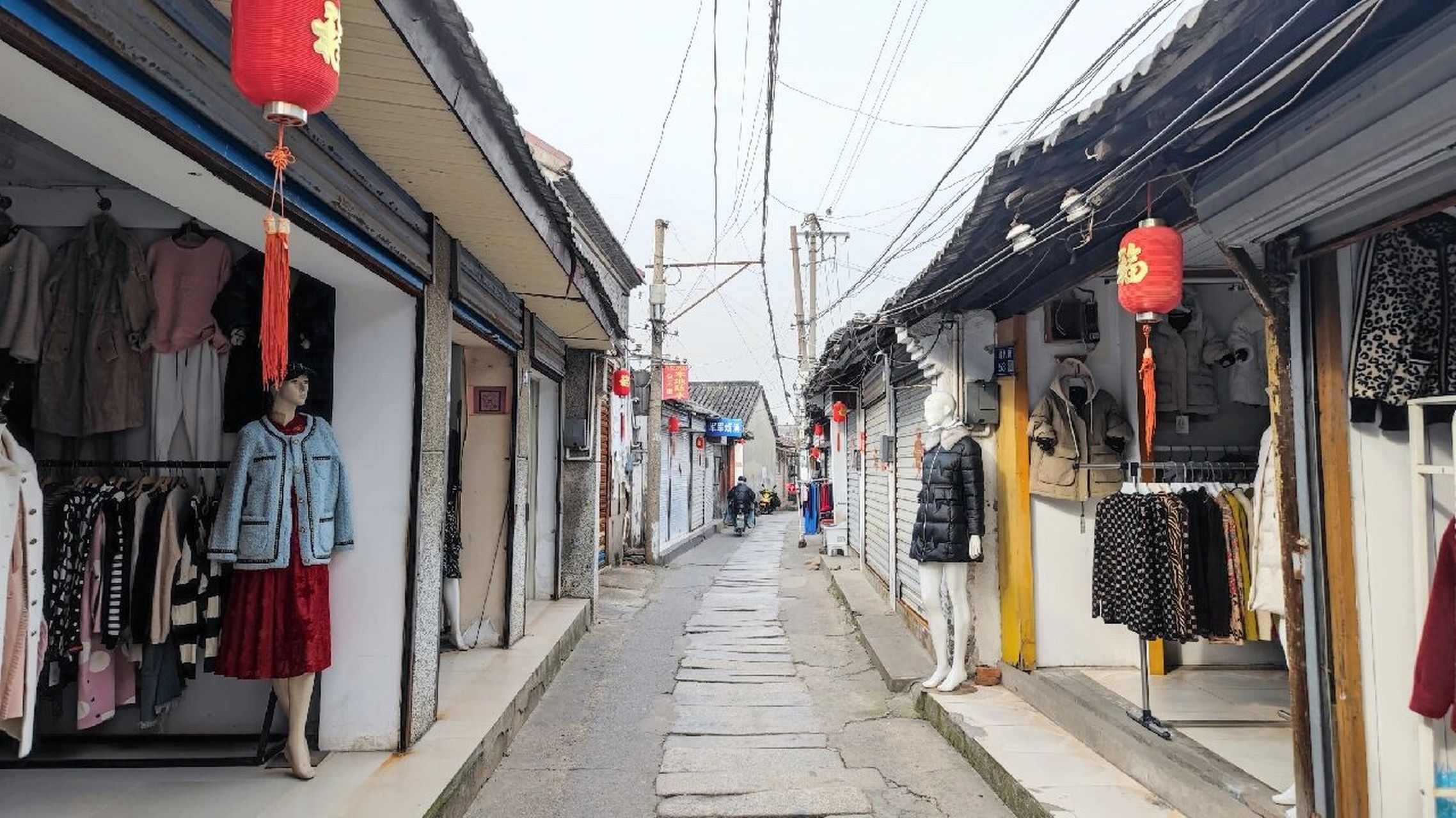 江都大桥老街 人们都说江南水乡古镇多,而位于扬州市江都区的大桥镇