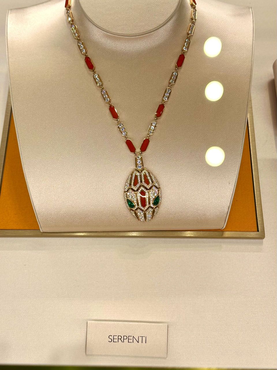 bulgari |宝格丽 灵蛇系列腕表 96 宝格丽灵蛇系列腕表  张柏芝