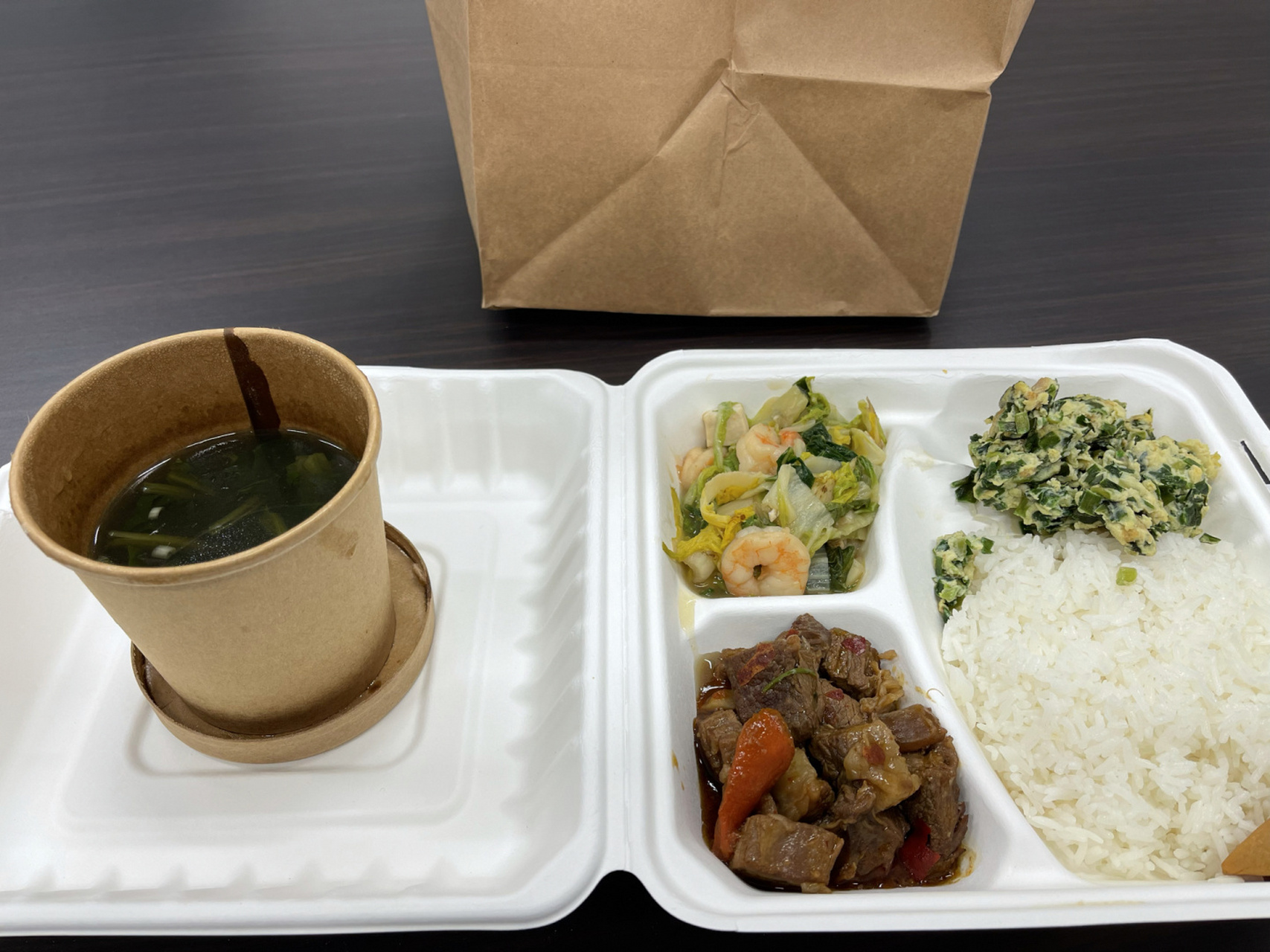 卢森堡中国银行午饭工作餐 事先声明,我是蹭饭的,味道还可以,汤最好喝