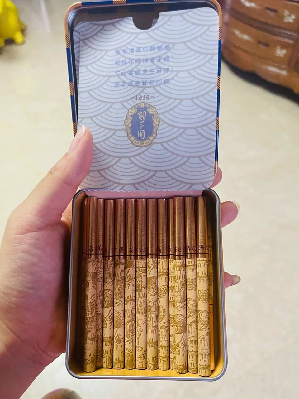 国之韵1918陈皮薄荷 知情的小宝宝们,这烟多少钱呢?