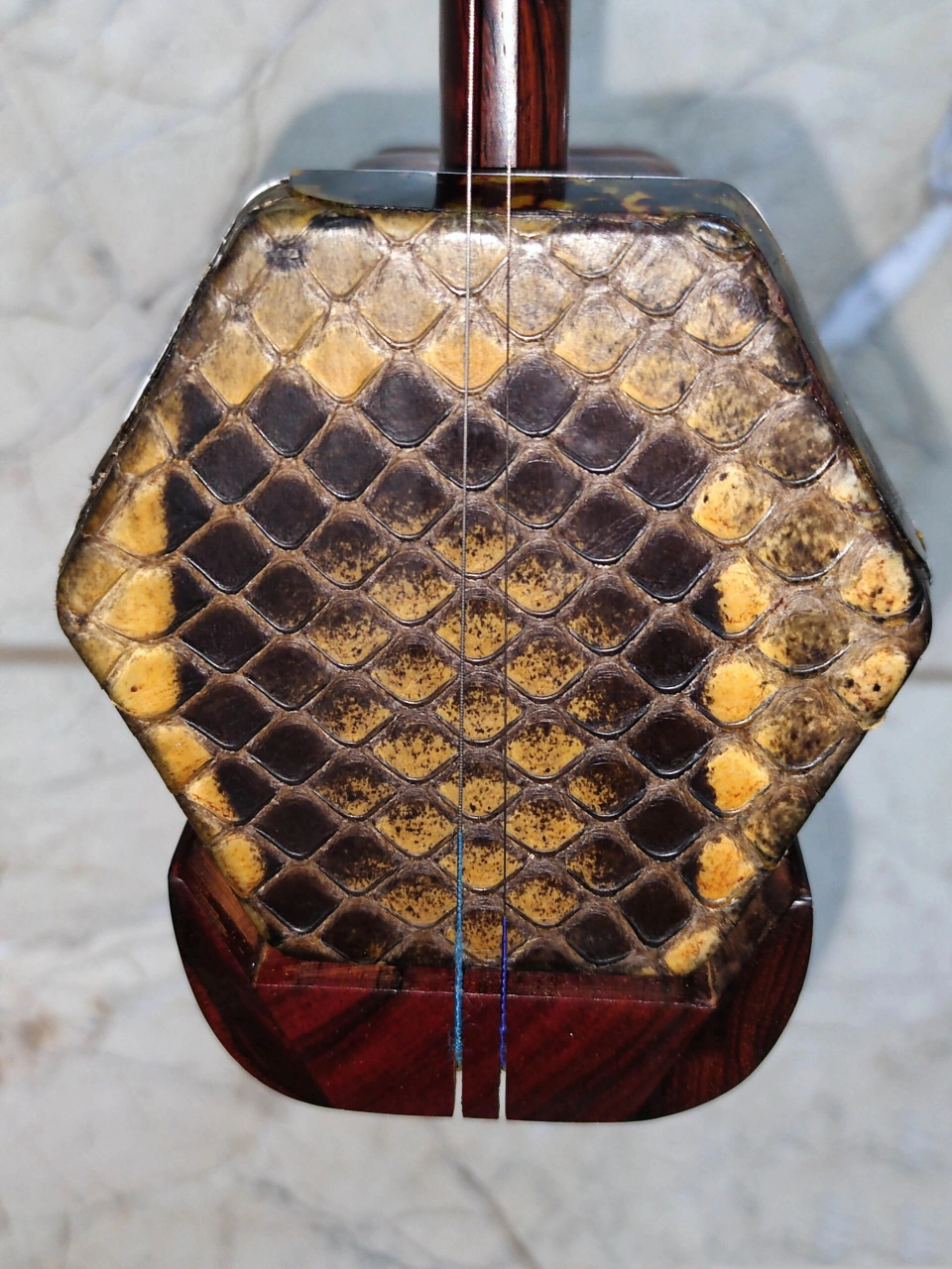 二胡低价转让,需要可以联系 黄花梨二胡 鬼脸纹 海南黄花梨纯手工演奏