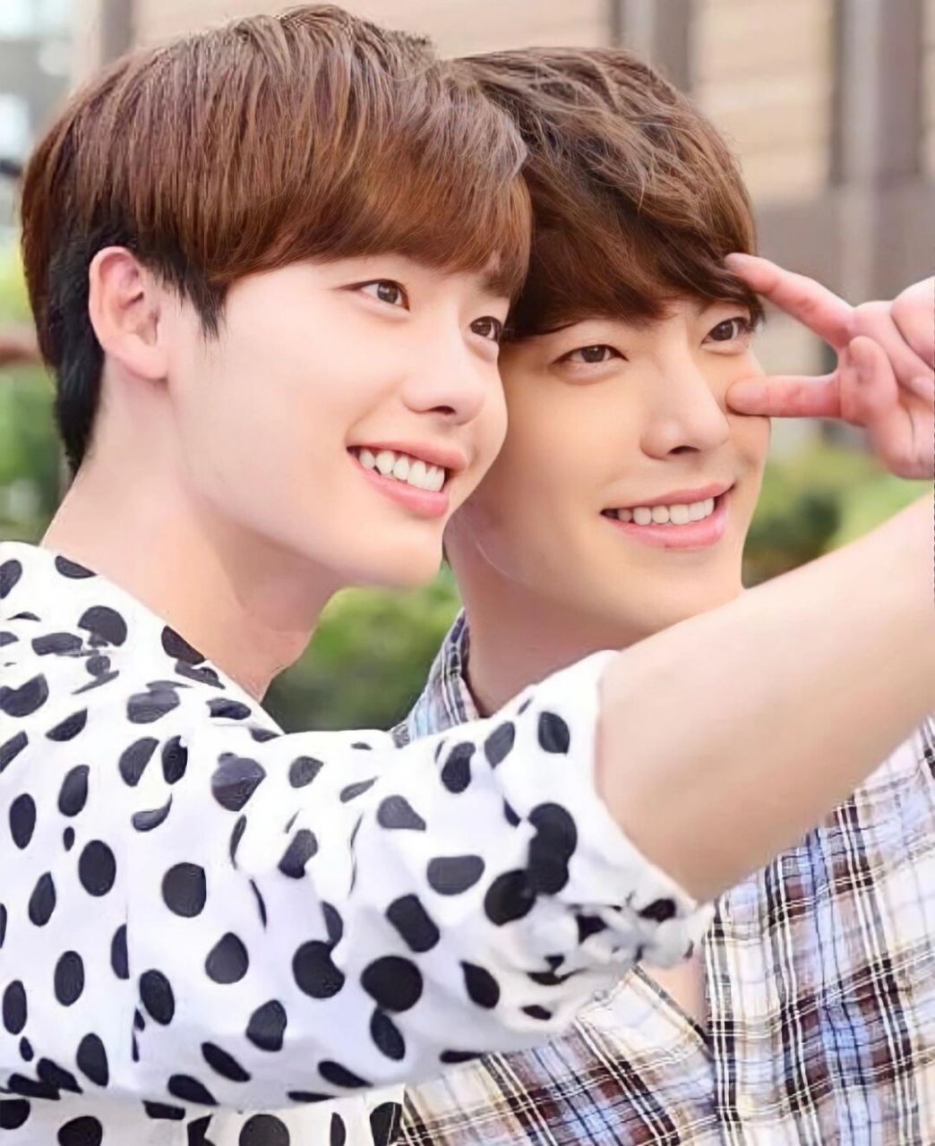 二硕和鱼饼的神仙友谊绝了07 #学校2013# #李钟硕金宇彬# #神仙友谊