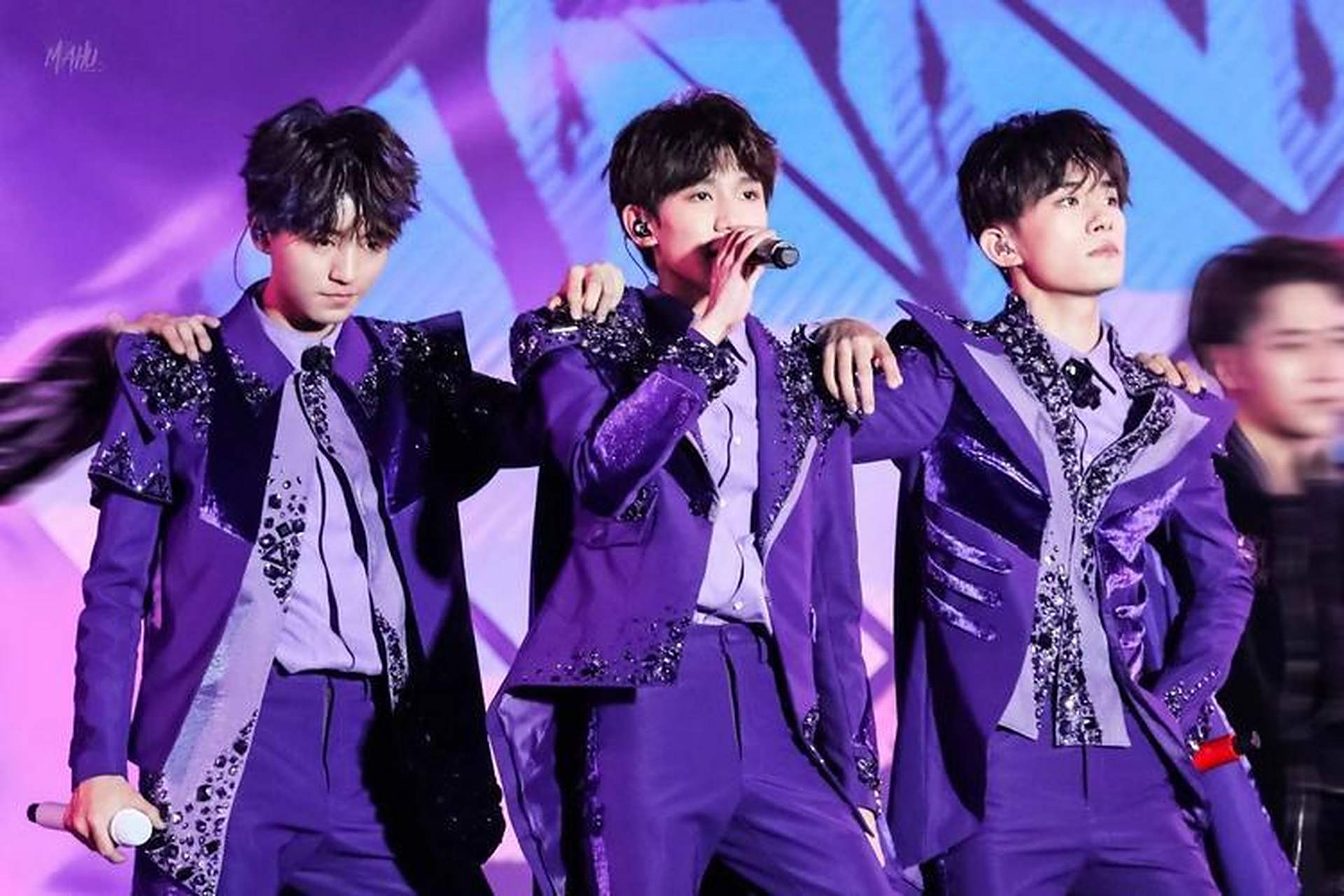 tfboys十年之约 tfboys 王俊凯王源易烊千玺 三人同行 时代峰峻