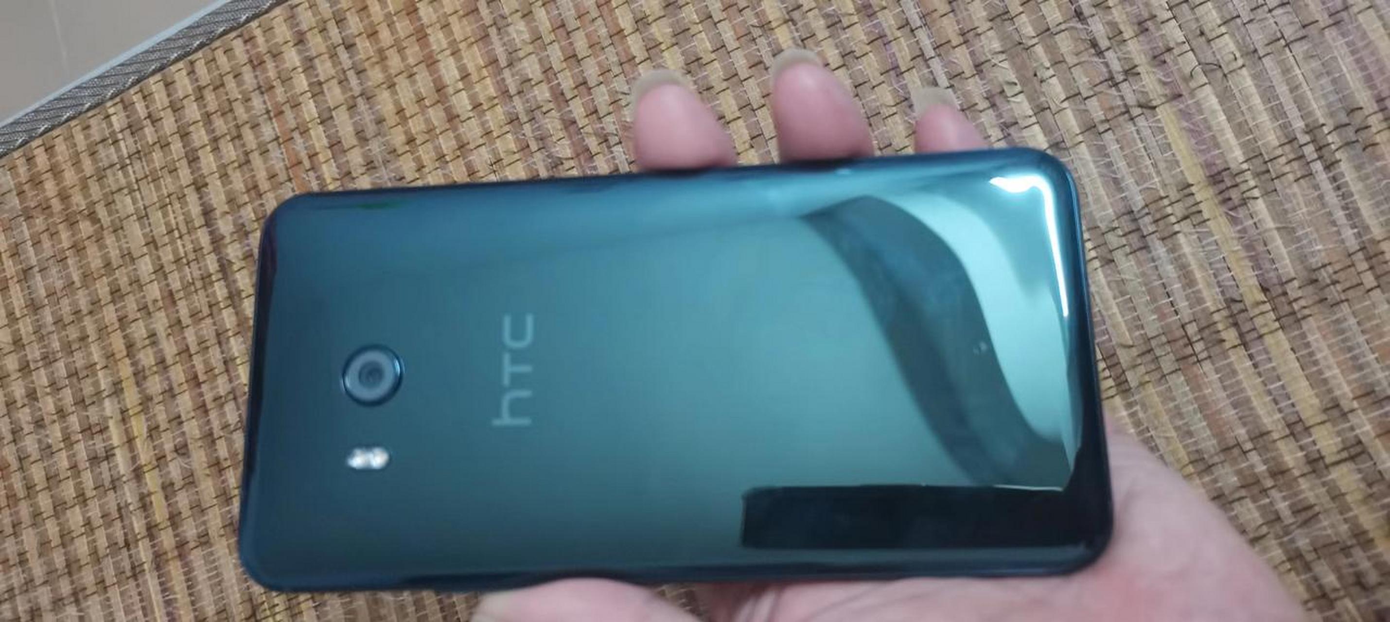 htc u13图片