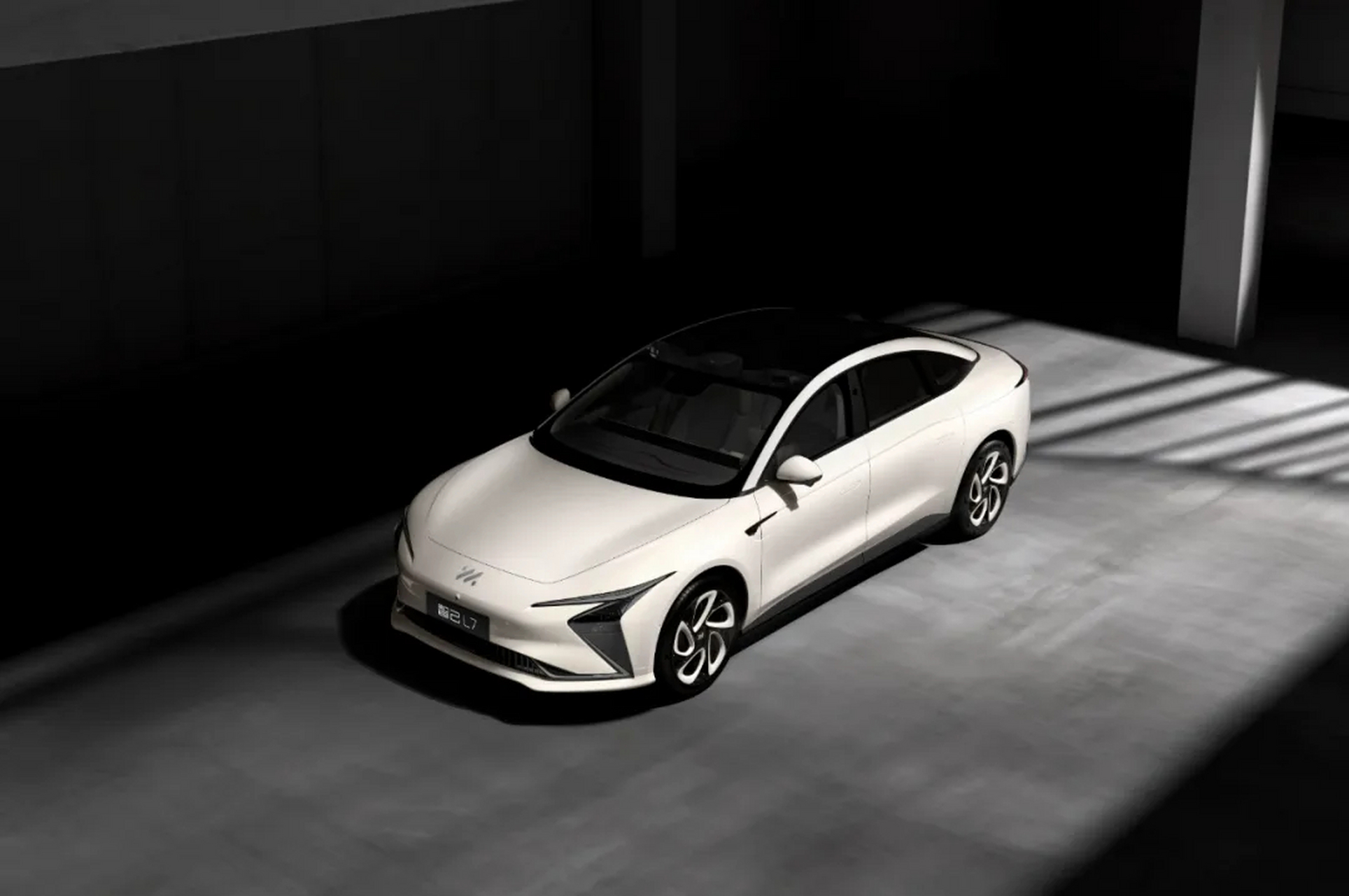 中期改款的上汽智己l7,最亮眼的"智驾",最骄傲的"行政",这是"老七"的