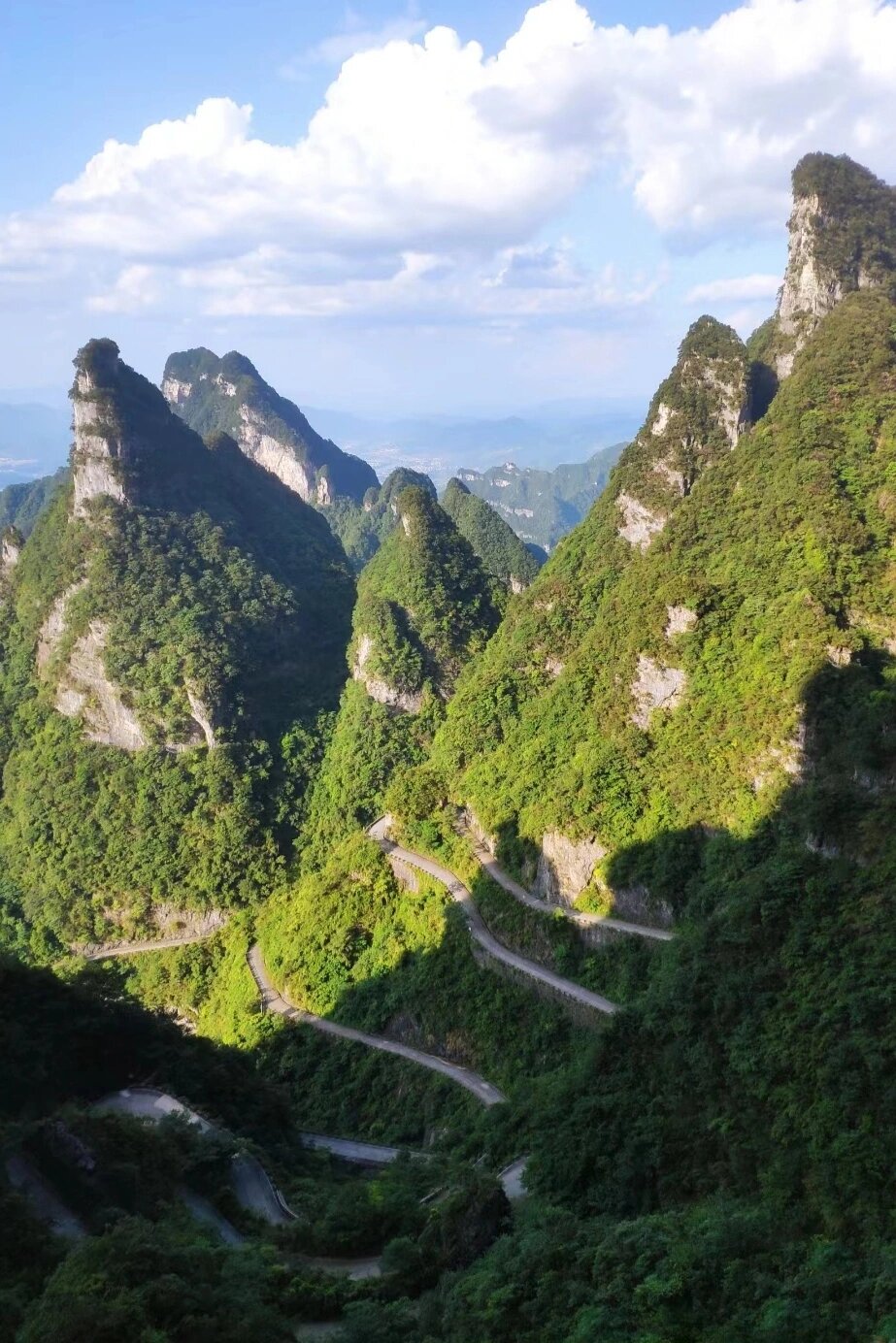 山路十八弯,盘上天门山!
