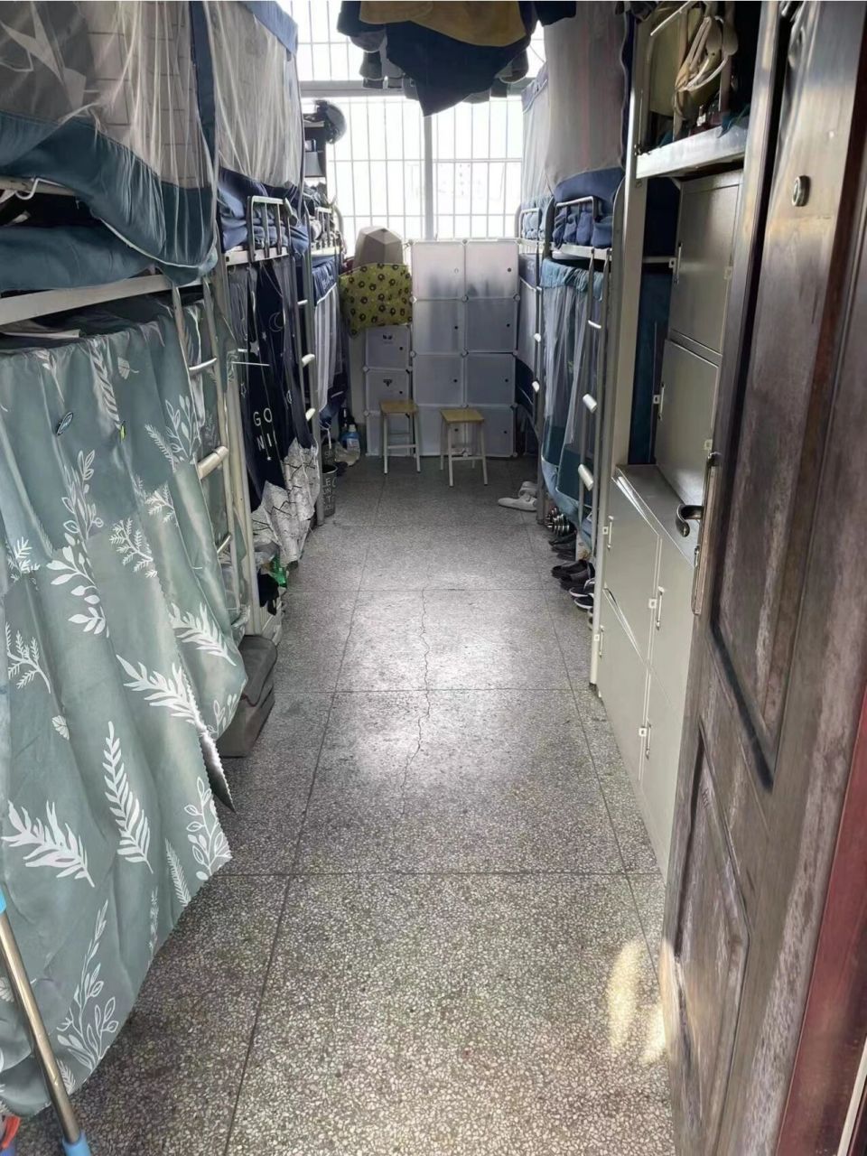 福建船政学院宿舍篇～ 其实… 船政宿舍收拾收拾还是能看的 	 有的