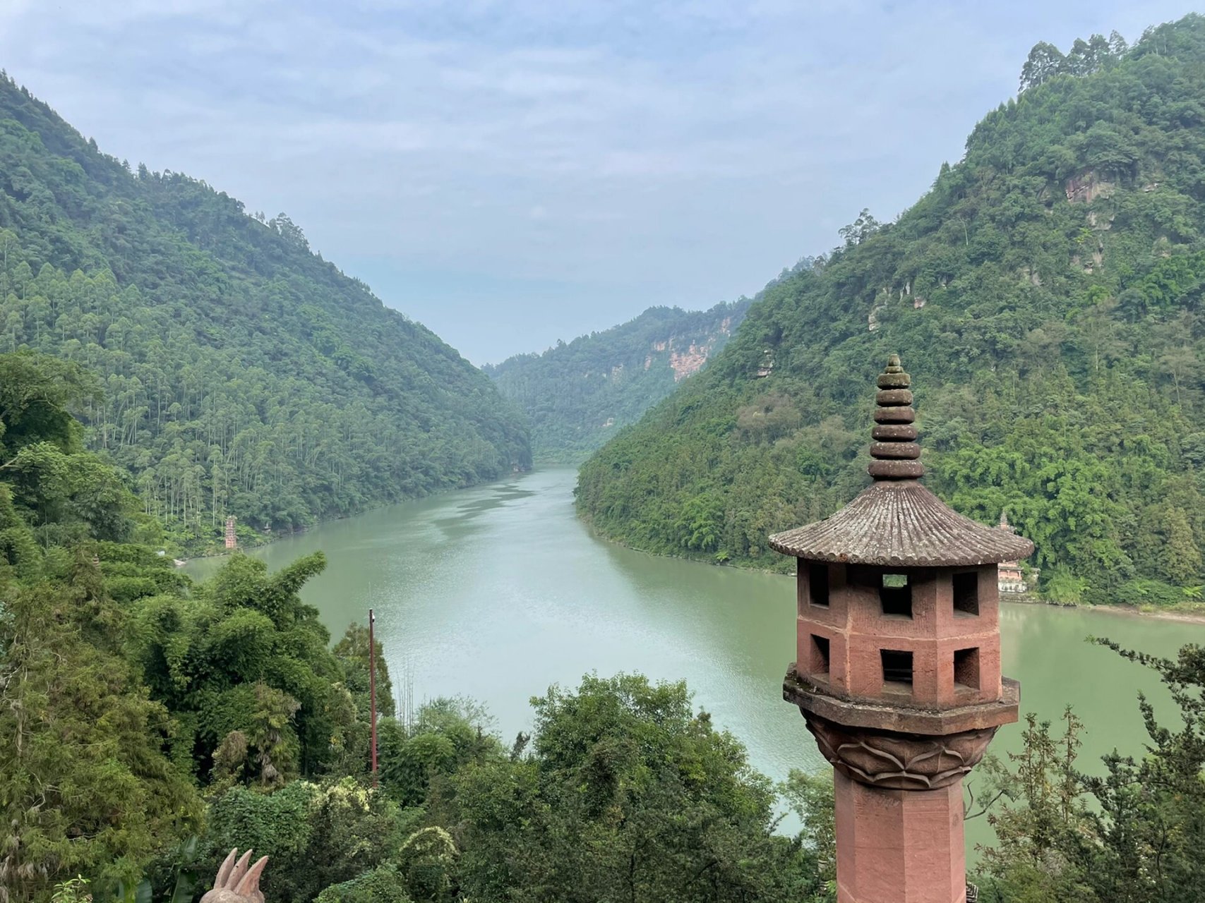 小吴哥窟——槽渔滩景区 槽渔滩风景名胜区位于洪雅境内青衣江上游