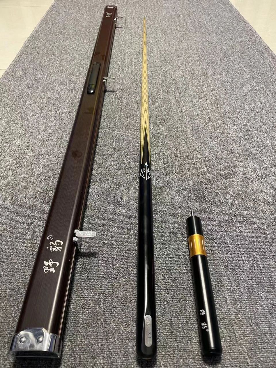 野豹x1 野豹x1,球杆整体成色95新,新款n2开头球杆编号,正常使用痕迹