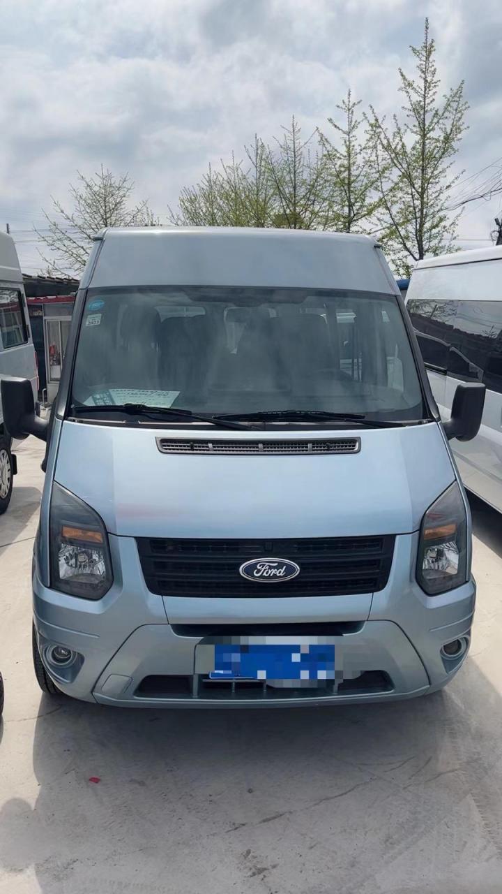 2015年长轴福特江铃全顺新时代 三排七座 2.