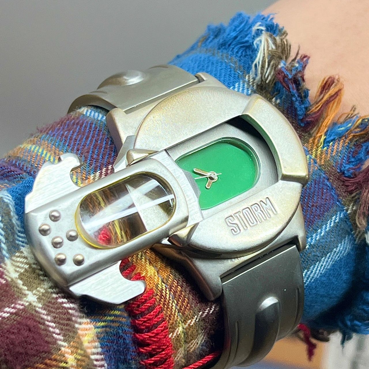 【storm】划片手表 在表盘处有一个炫酷的划片,可以根据个人喜好划开