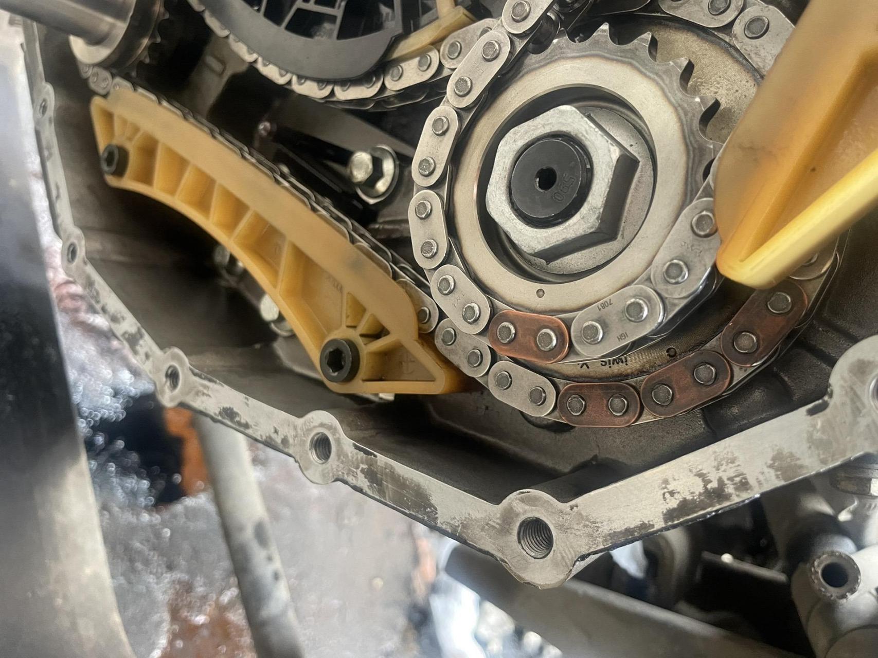 云内d30水箱反水,副水箱都憋炸两个了,这缸垫吹的确实有点严重,缸体