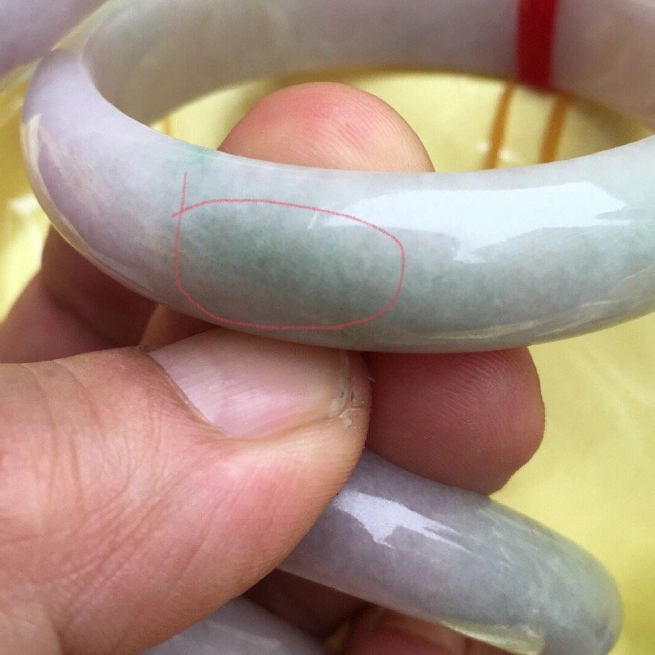 如何正确认识翡翠玉手镯的抛光粉?