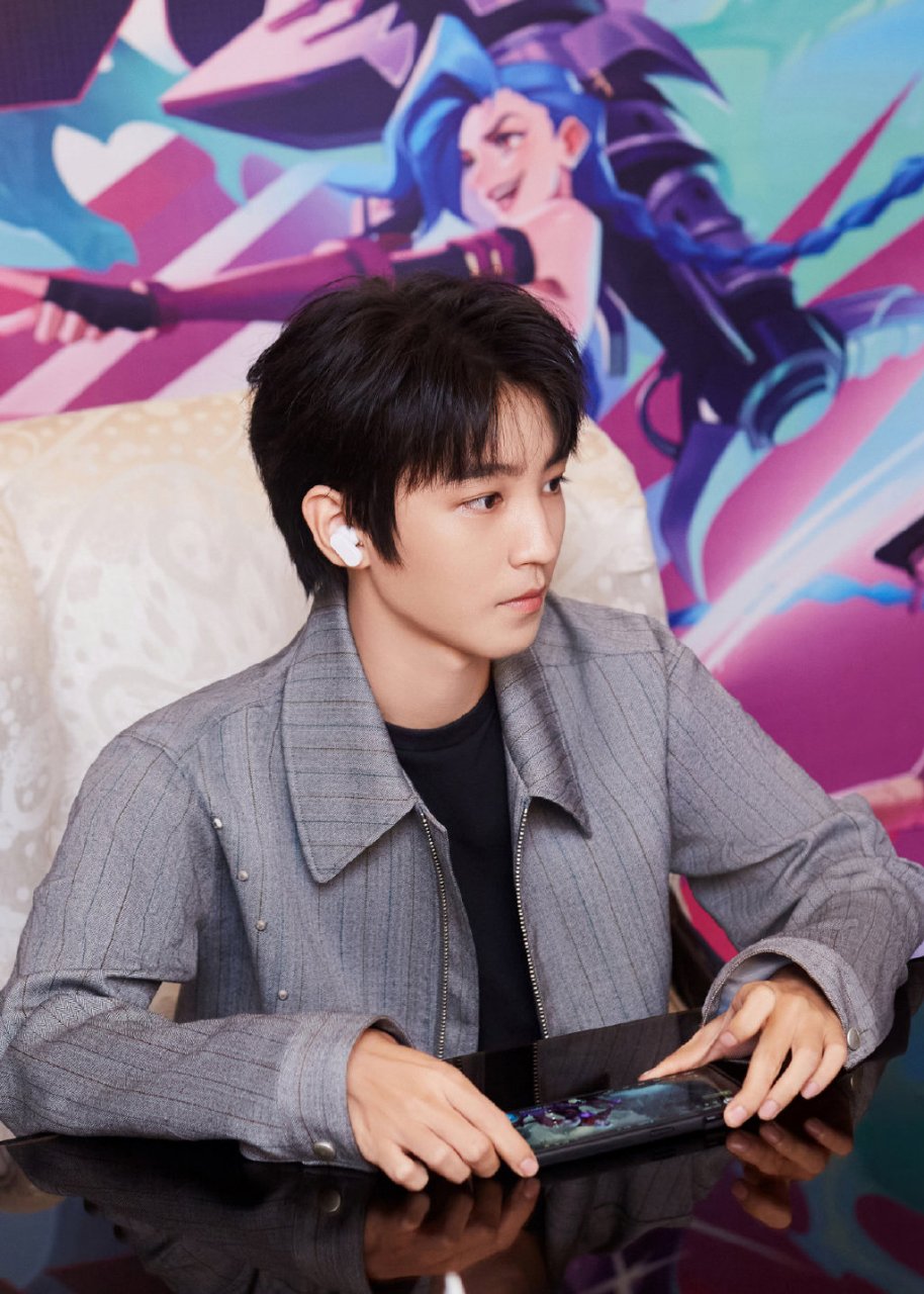 英雄联盟手游1周年 #王俊凯刀妹极限操作