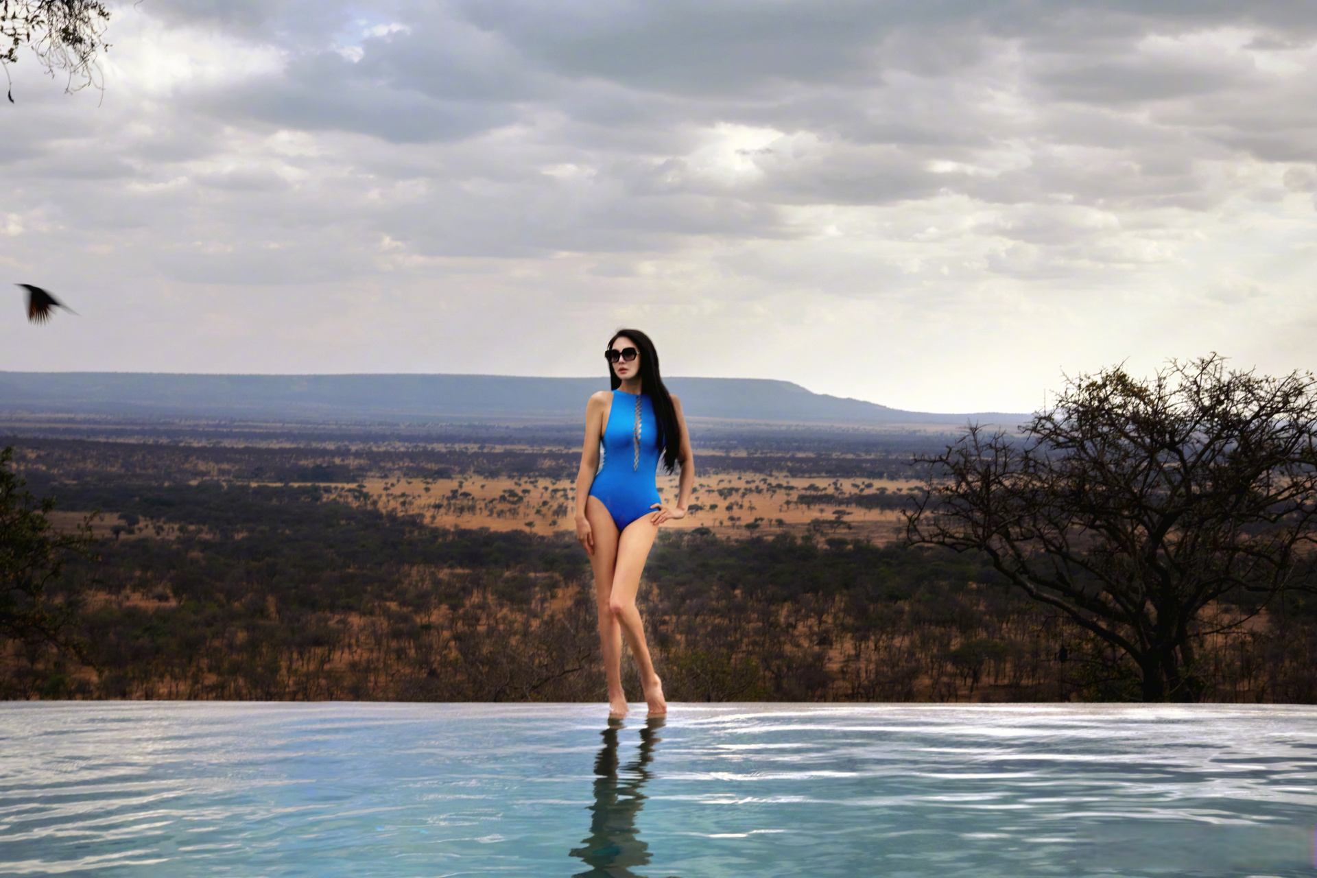 张雨绮克莱因蓝泳装好绝# 咱就是说张姐的身材也泰酷啦![舔屏]