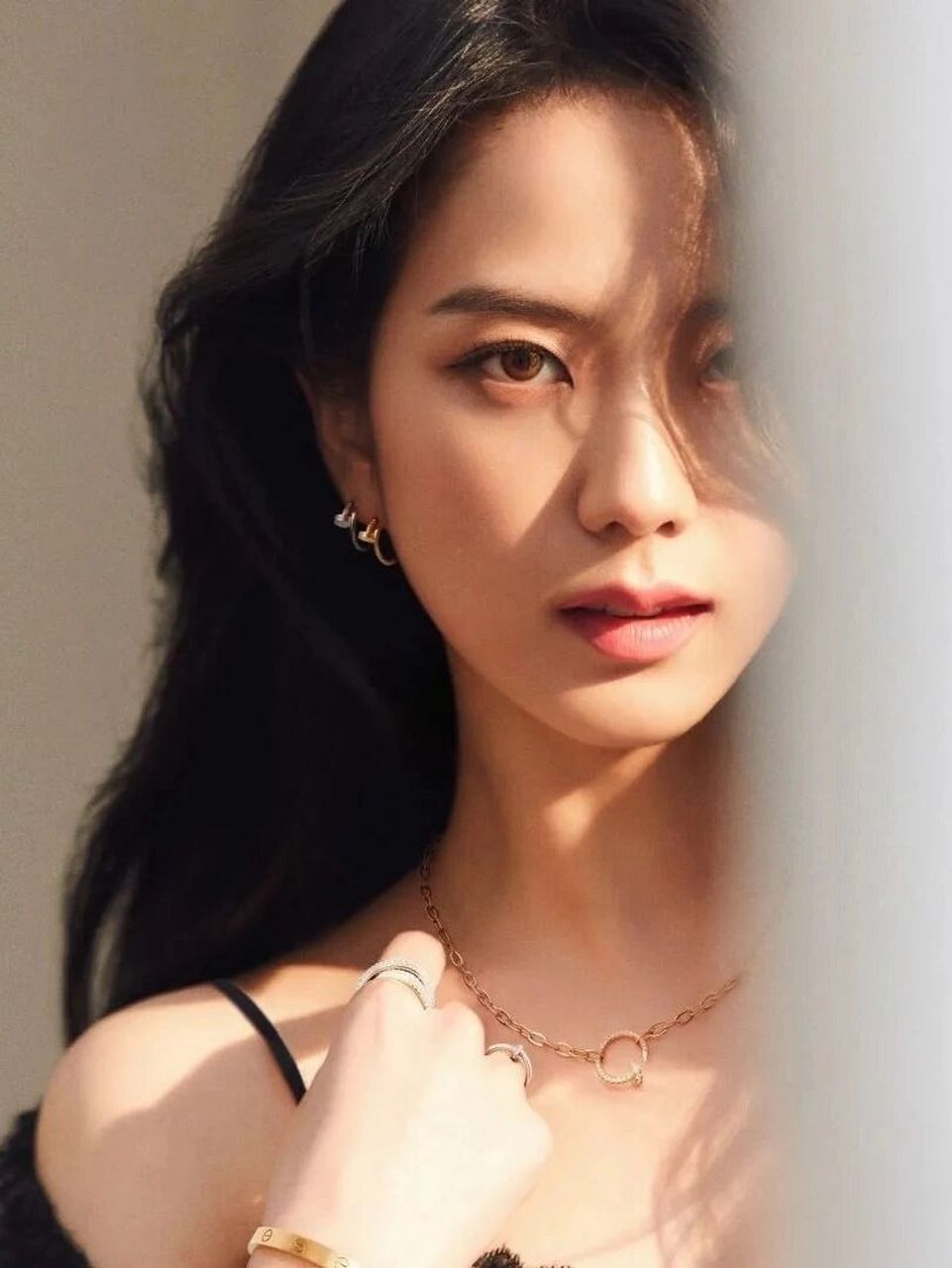 「94投稿金智秀」 金智秀(韩文名:813121,英文名:kim jisoo)