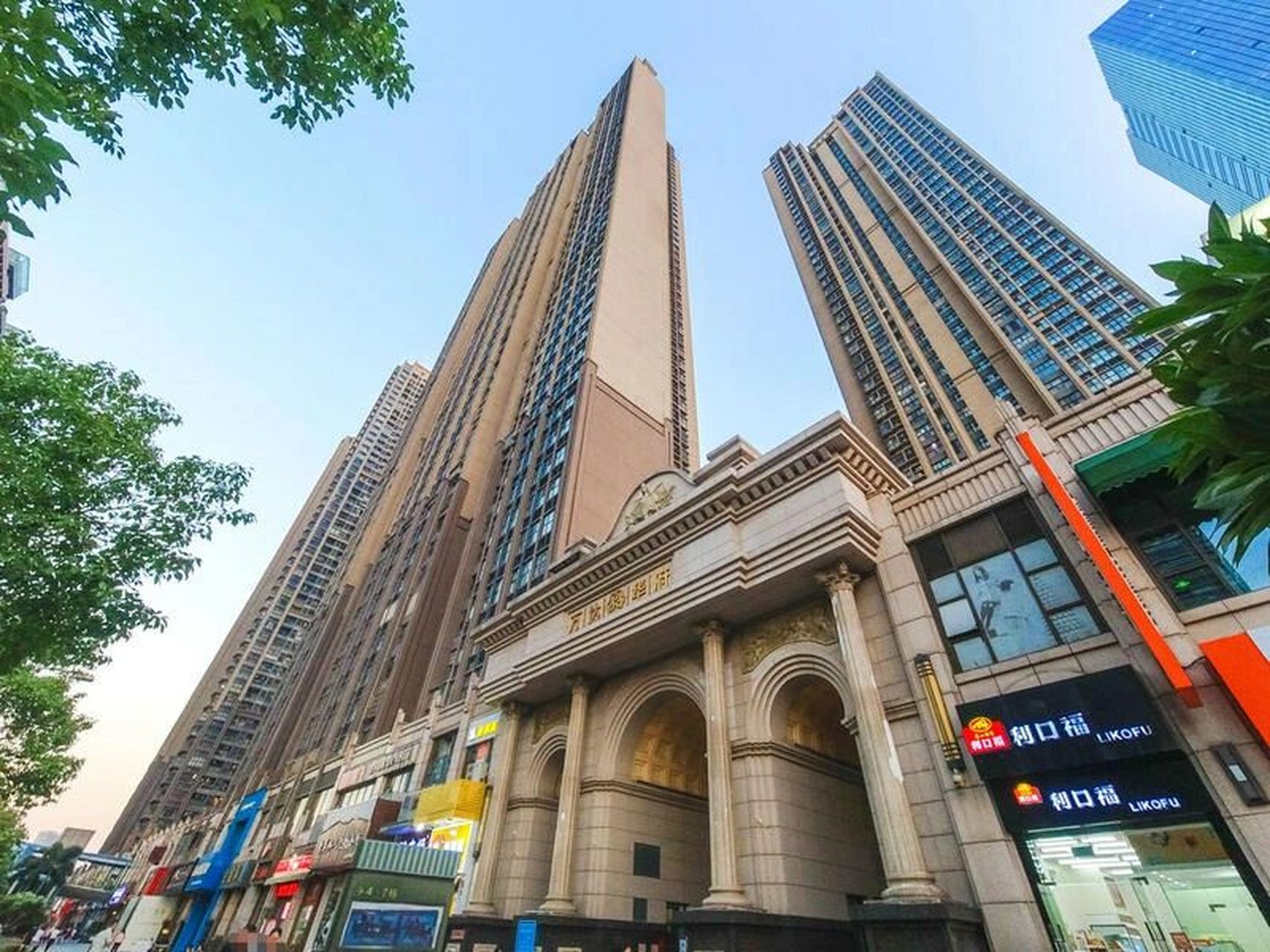 万达华府  千灯湖: 万达华府6792面积:88.