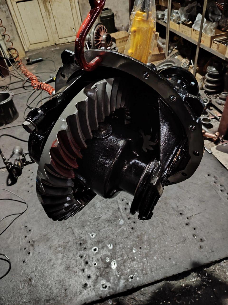 奔驰440中后桥主减速器总成