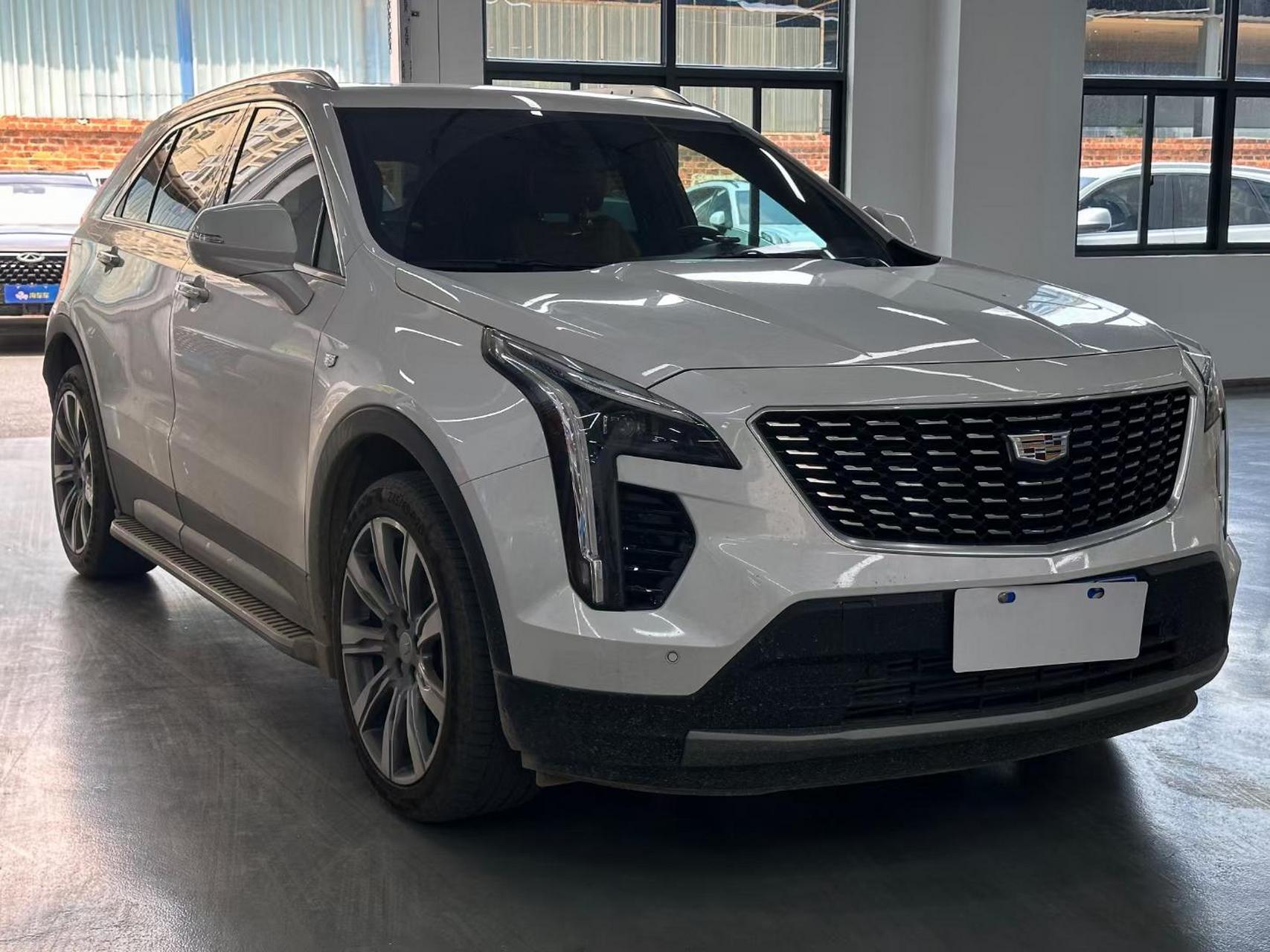23年凯迪拉克xt4 2.0t四驱尊贵版,一手户只跑了7千公里已回到店.