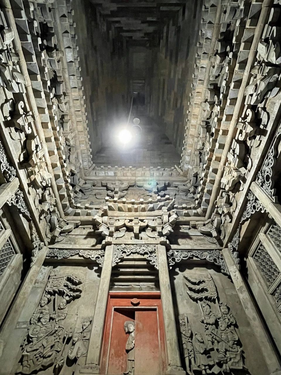 下墓,探索800年前的地下宫殿 【山西运城马村砖雕墓】 	 位于稷山县