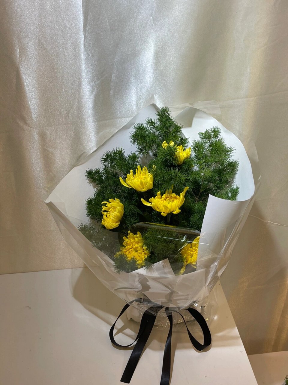 祭奠花束丨相思莫让烟尘绕,一束鲜花寄故人 清风化雨,思念绵长.