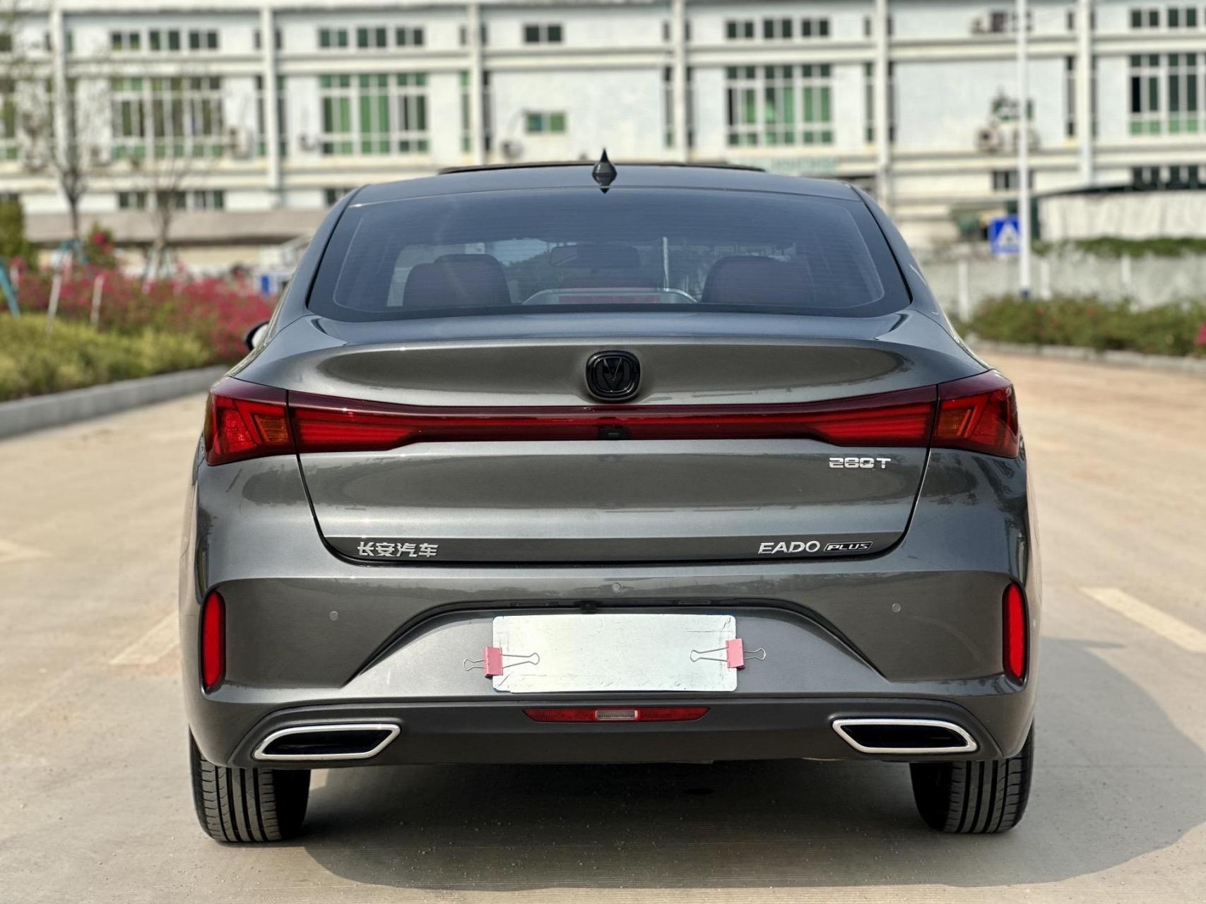 88万元 23年长安逸动plus   尊贵版 排量:1.