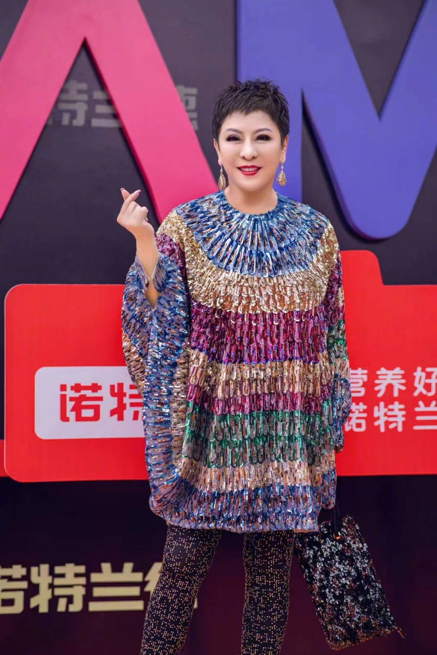 rayli星闻##向太年度最具商业影响力人物#@向太tiffany陈岚 一身