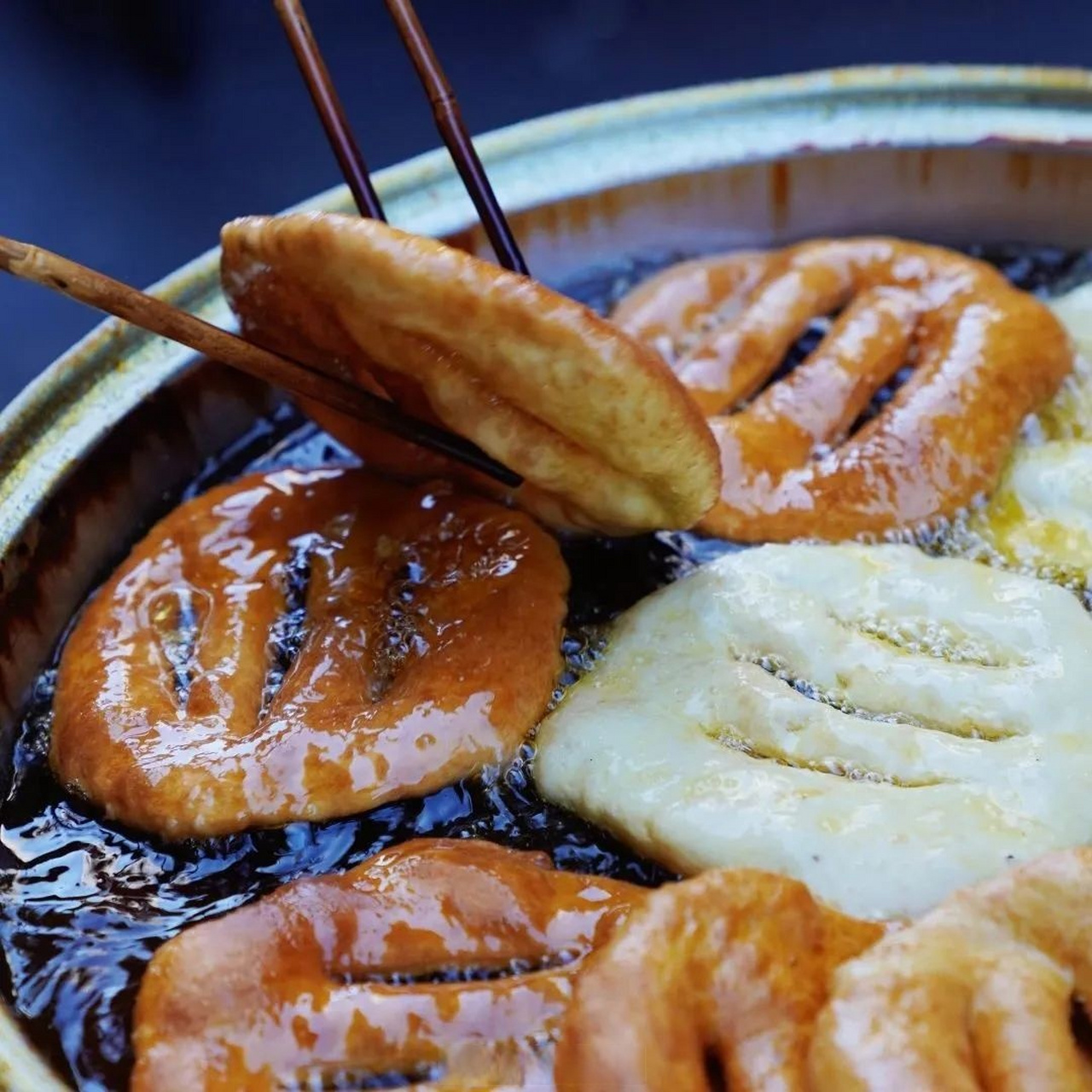 所以不妨寻一个阳光明媚的好日子,与三五好友一起探索武都的美食江湖