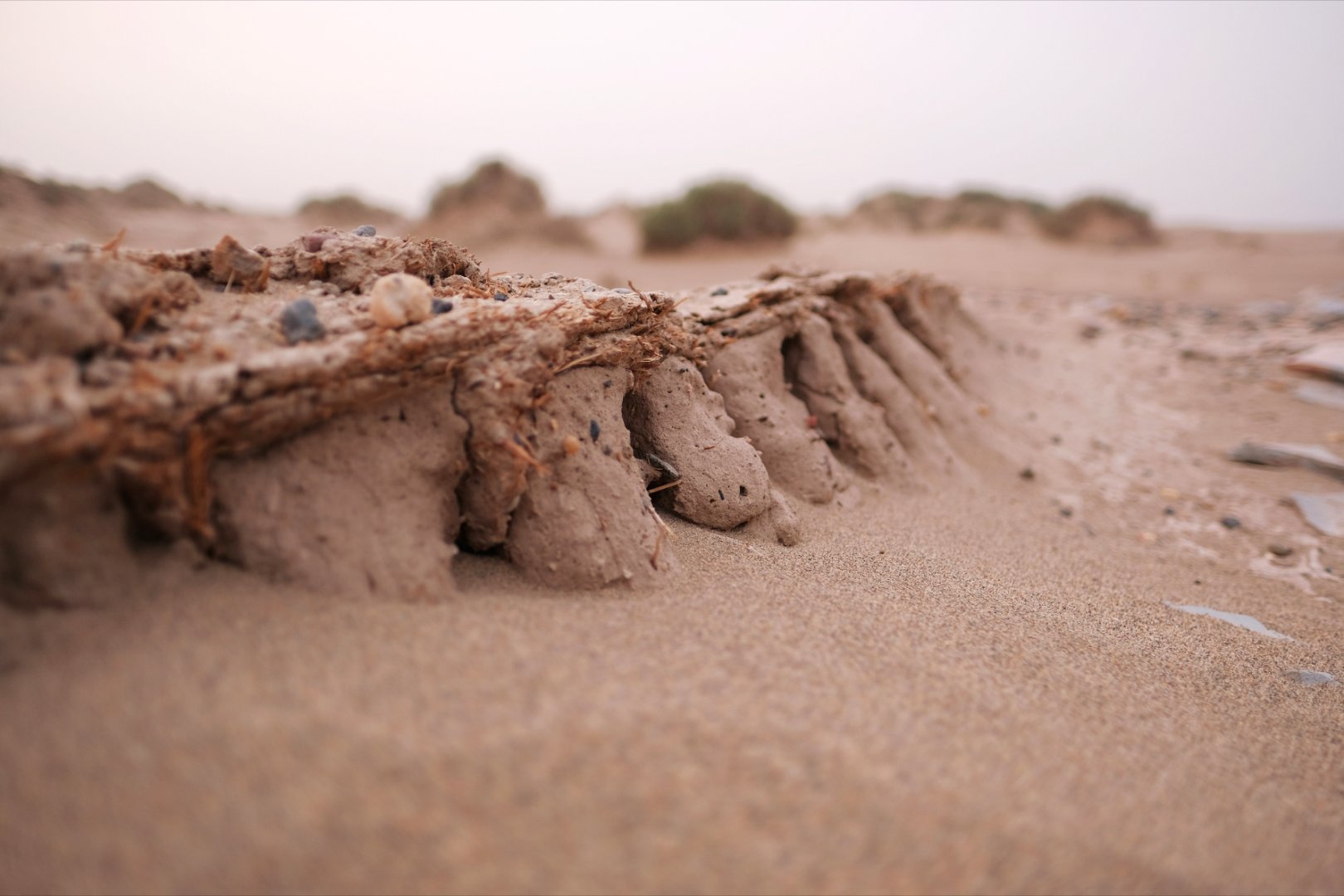第二季我们的视角聚焦于一位普通守长城的士兵,看