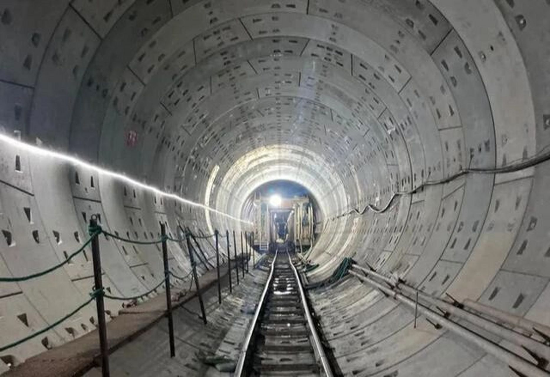 吾悦快讯|乌鲁木齐地铁2号线最新进展大曝光 9712月19日,"卓越号"