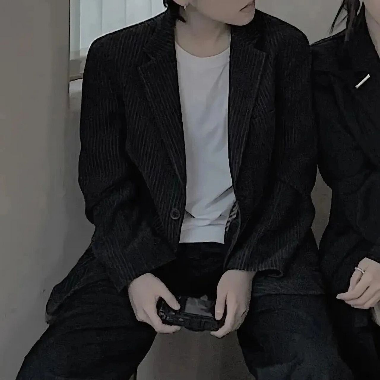 真人情头(黑色系) 有时候你给他带来快乐 有时候他给你带来快乐 互相