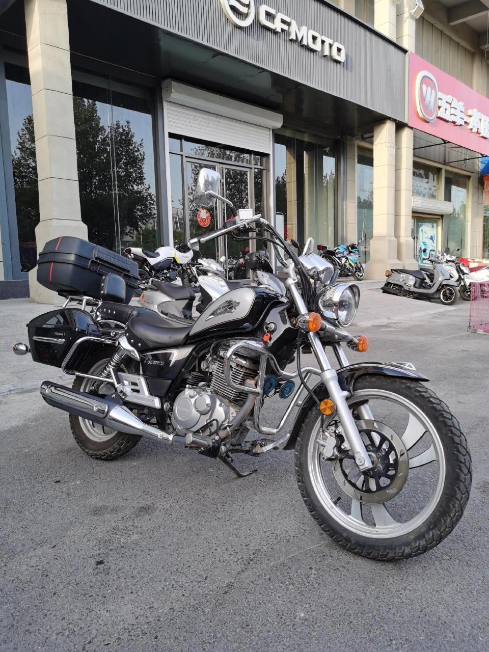 豪爵铃木悦酷 gz150    19年7月上牌 实表22622公里 一手户 轮胎换的