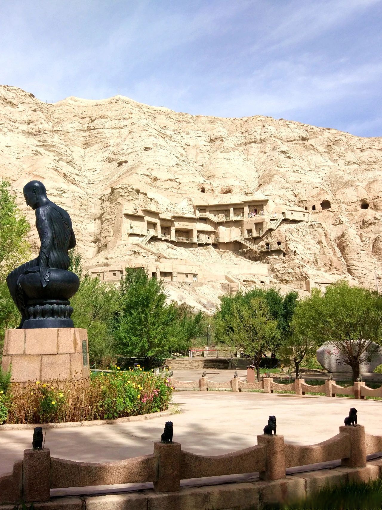 美好的五月天里,万物明媚繁茂,母亲节翩跹将至,成为