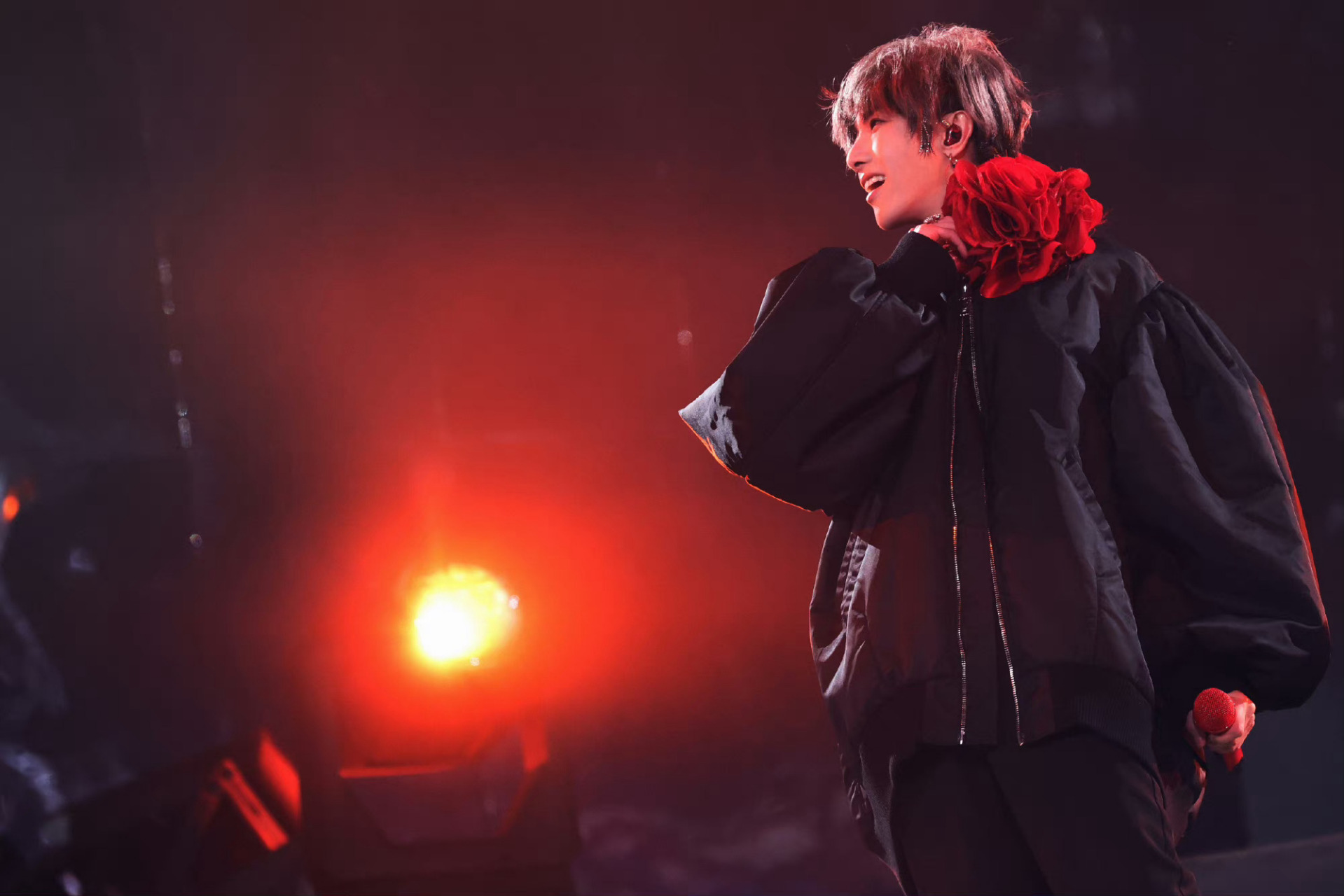 2023华晨宇火星演唱会# 季节的色彩,勾勒人间烟火,在柴米油盐的平常