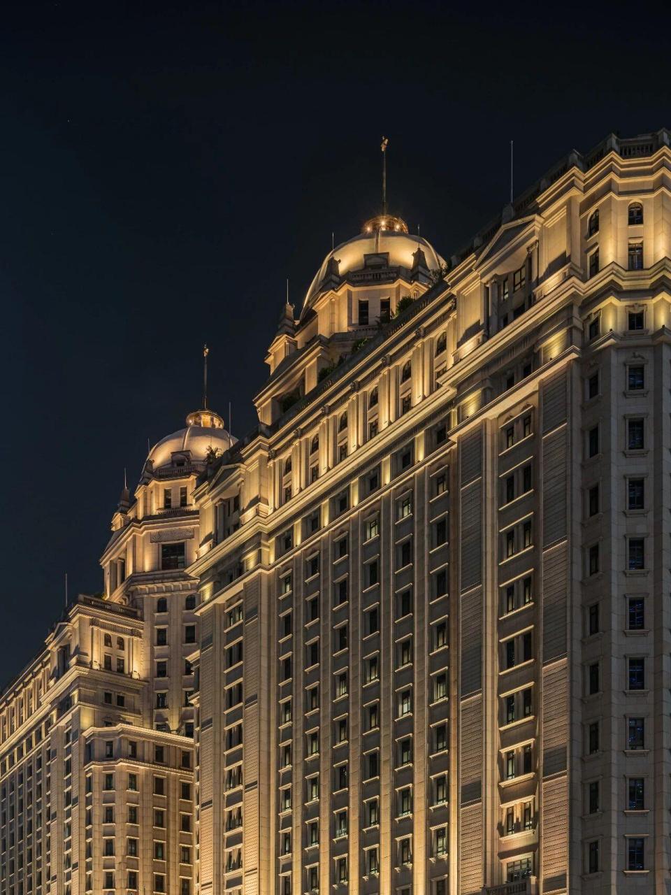 广州夜景更新实践-珠江投资大厦 人造景观的成形是不断完善的过程,从