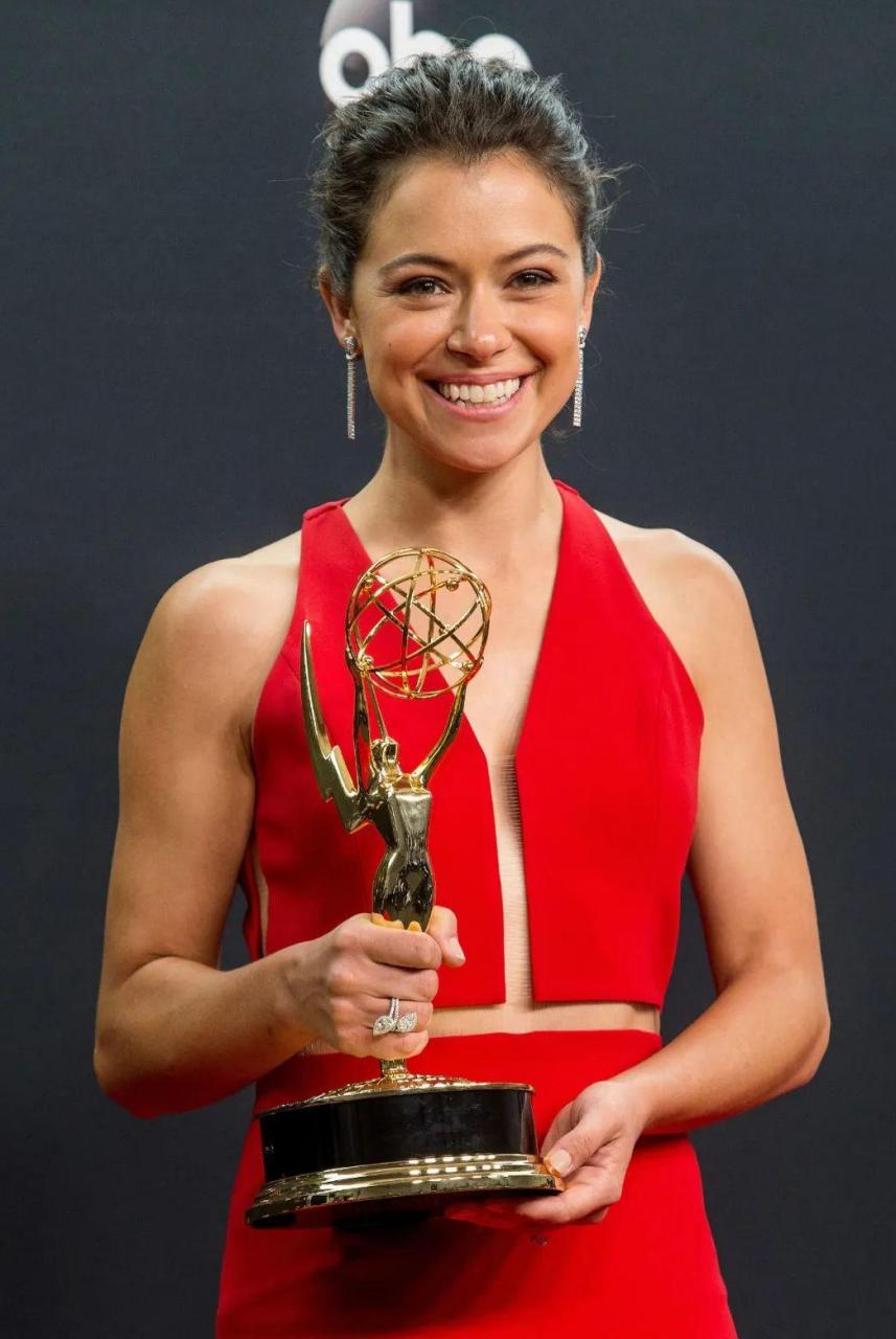 《女绿巨人》发布首支预告,带领观众走入这位超级女英雄的世界!