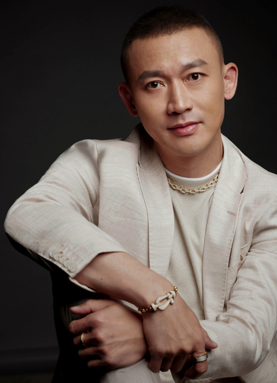 简约风尚,彰显雅致魅力.@聂远 远boss fred斐登高级珠宝晚宴现场图送