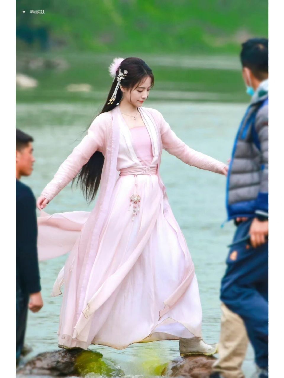 清风朗月花正开 许佳琪 / 陈朗月