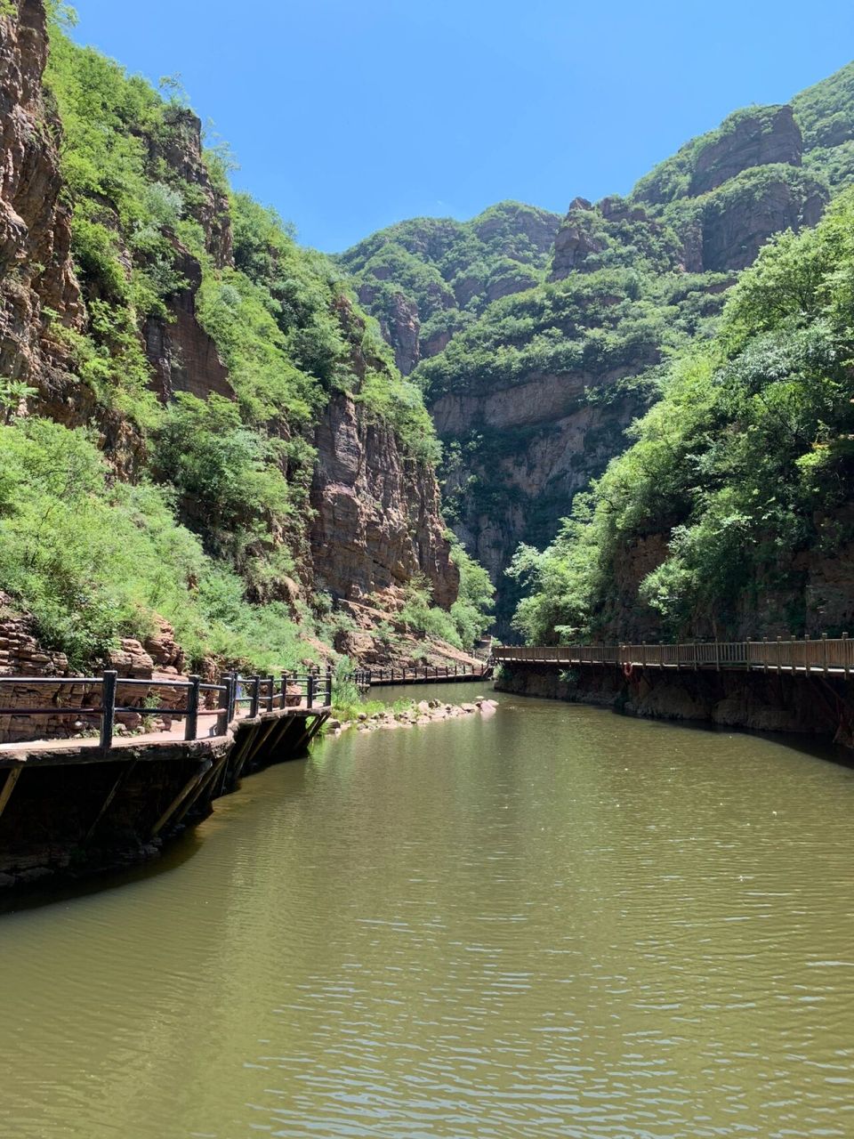 青要山感觉是一个很小众的景点,人很少,任何一个景区一旦人少,体验感