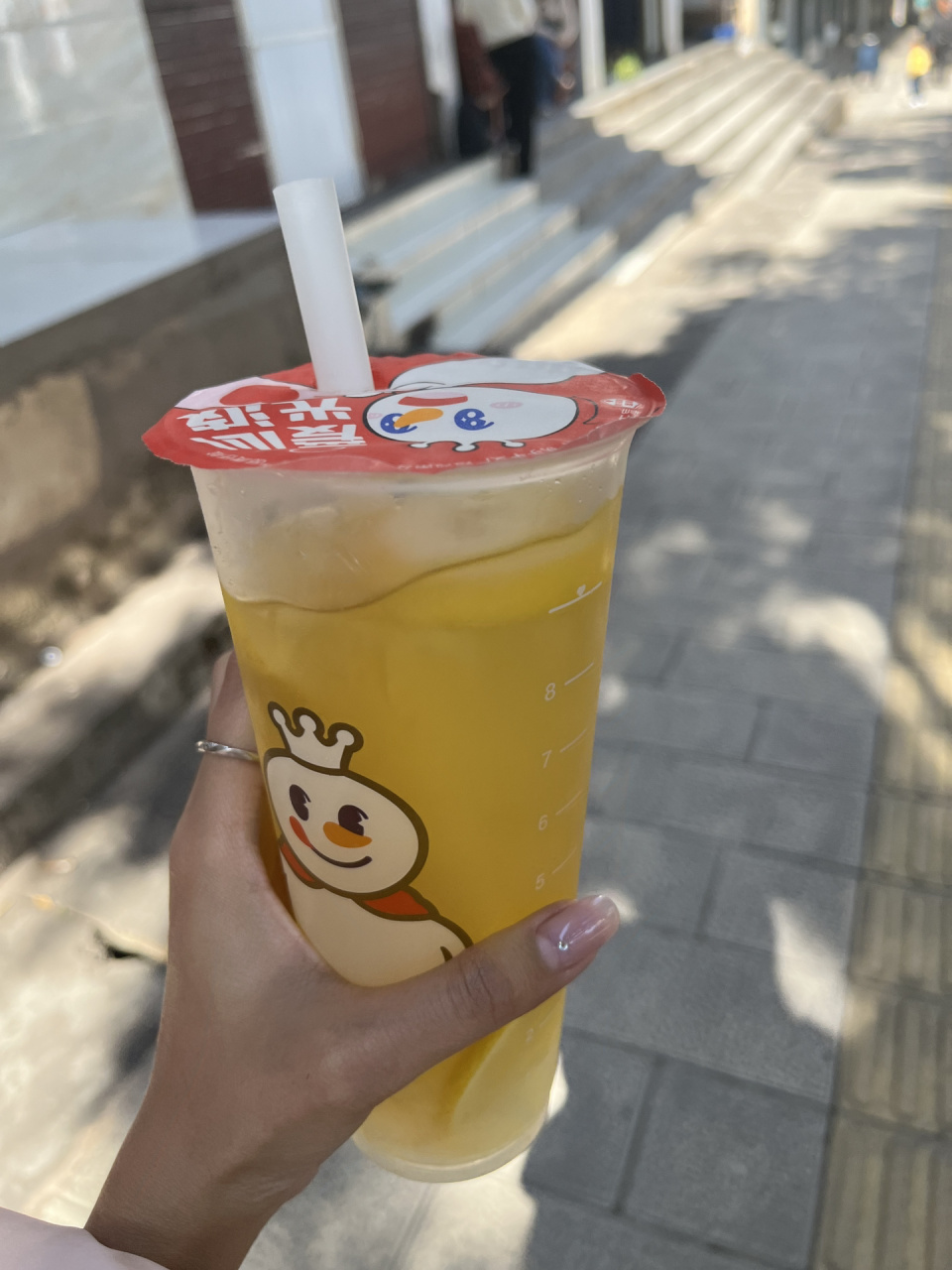 啊啊啊蜜雪冰城柠檬绿茶好好喝 我靠!