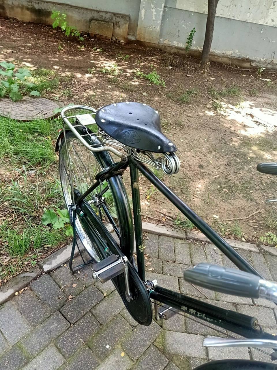 老式自行车 凤凰spb25型 1967年墨绿色凤凰spb25型,此车为当时的英制