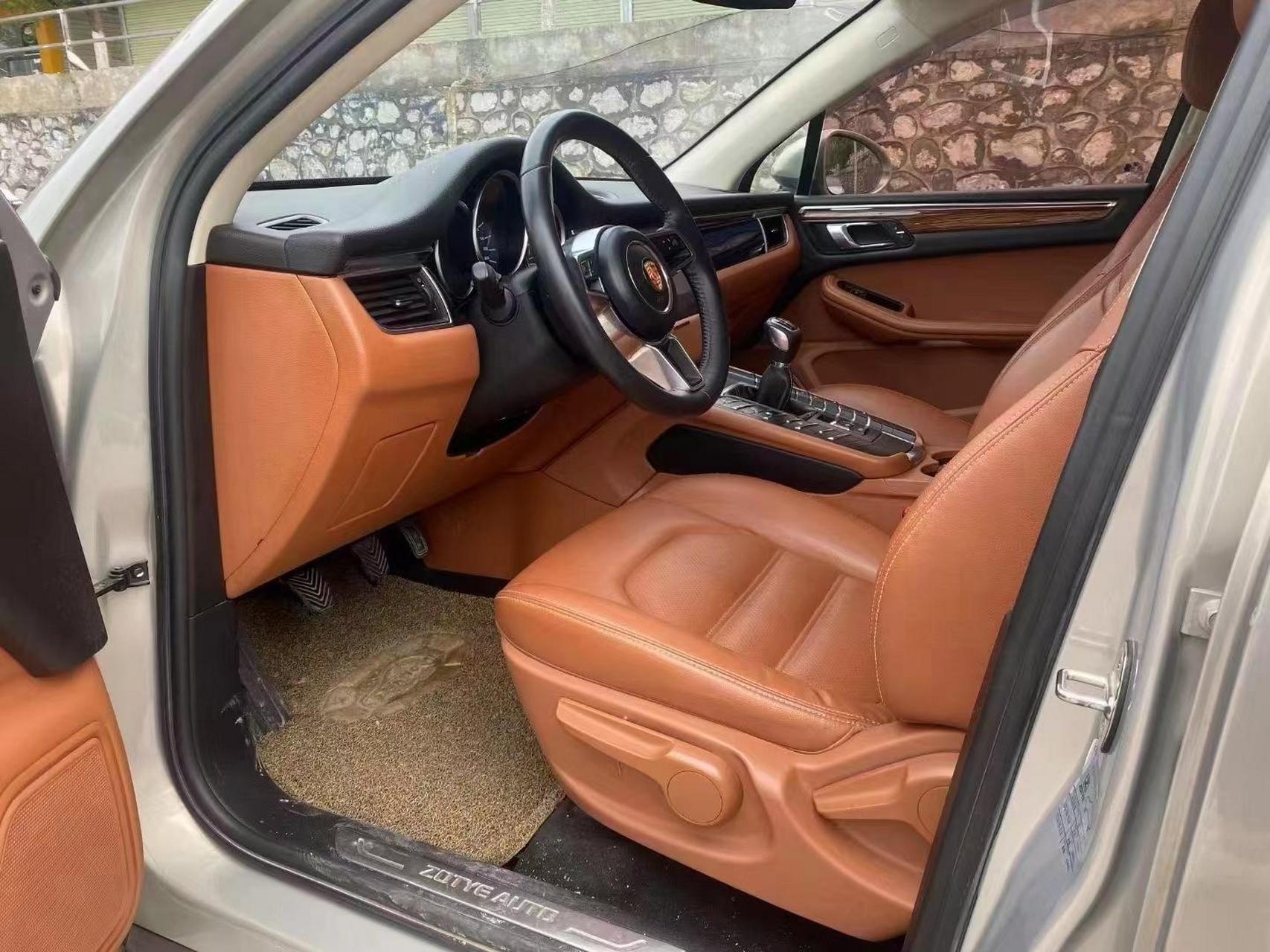 17年5月一手保时泰sr9,手动2.0t,全车原版,内饰干净,特价2万多