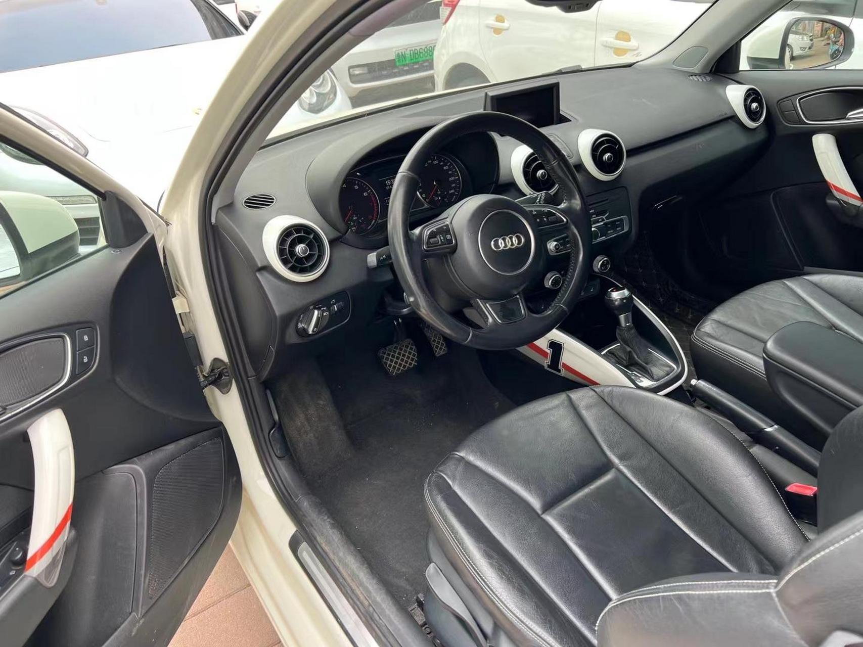 2011年12月进口奥迪a1两门四座1.4t提速