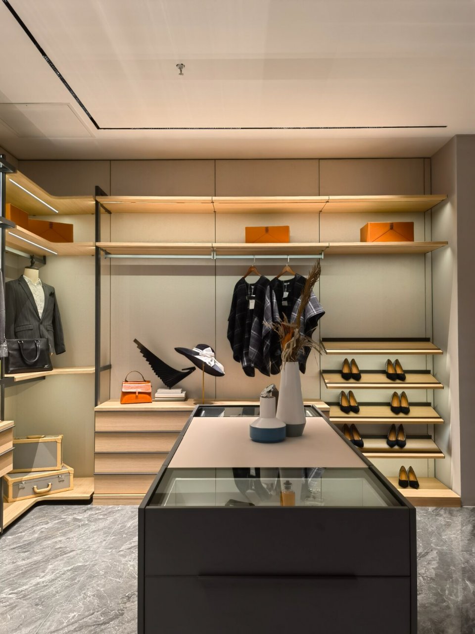 注重生活品质的小伙伴们,这款壁挂式衣帽间一定不容错过!