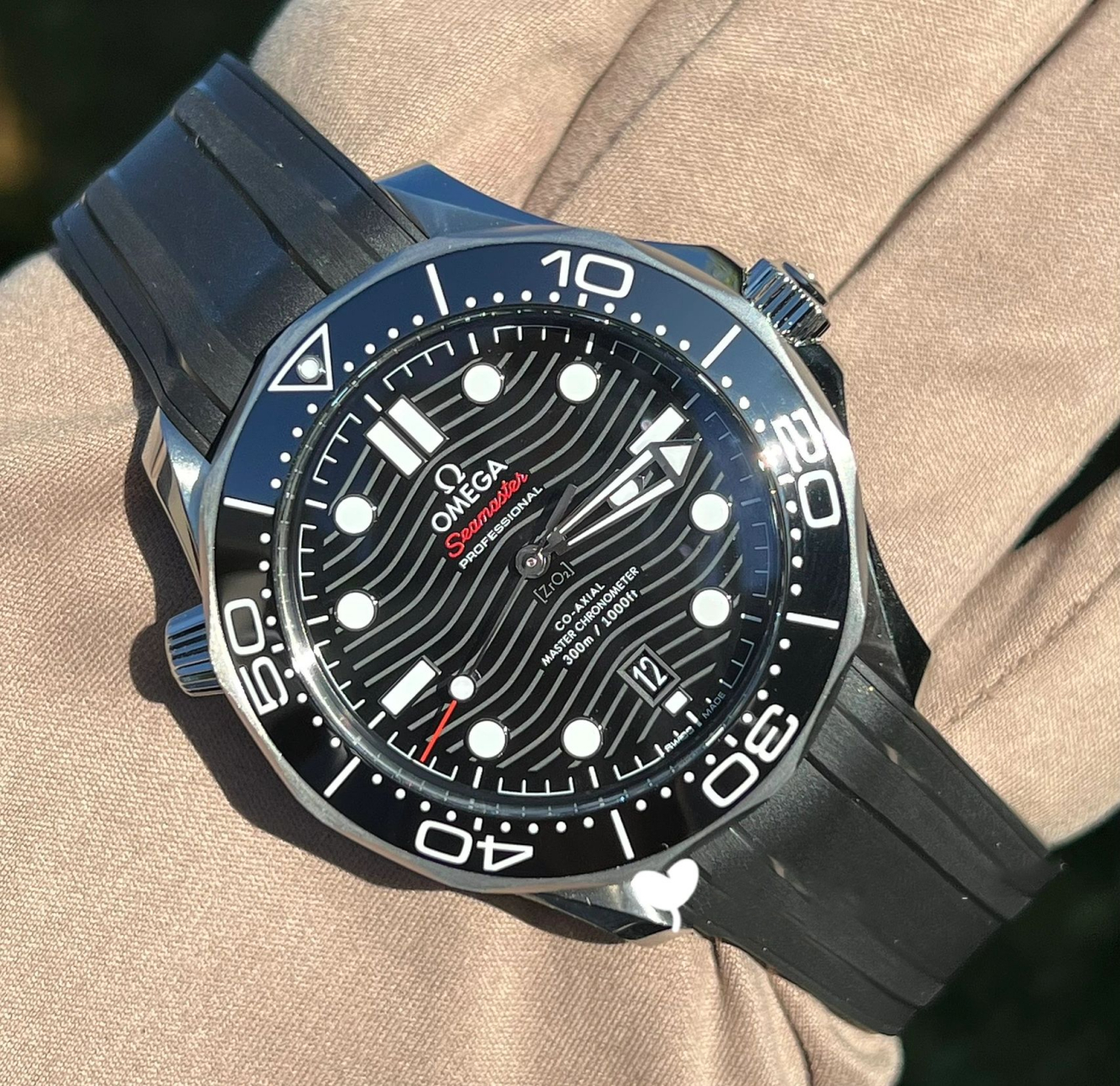 61折欧米伽海马300黑盘胶带,别花冤枉钱了 现货, 保卡10月,日期新鲜